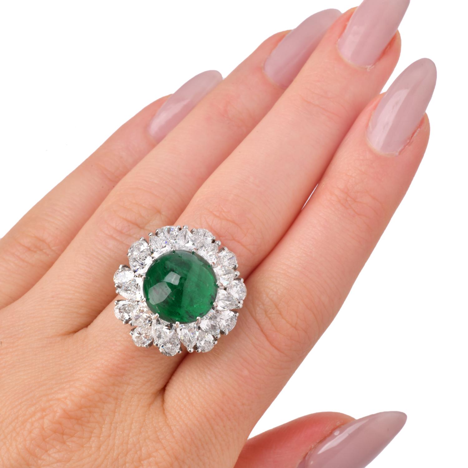 Zertifizierter Smaragd 21,80 Karat Diamant Platin Zuckerhut-Cocktailring mit Blumenmuster im Zustand „Hervorragend“ im Angebot in Miami, FL