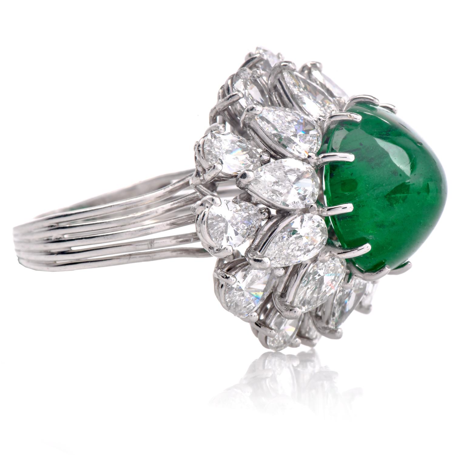 Zertifizierter Smaragd 21,80 Karat Diamant Platin Zuckerhut-Cocktailring mit Blumenmuster Damen im Angebot