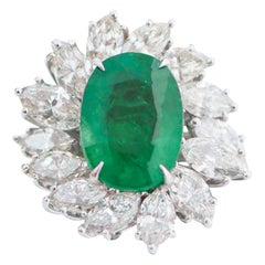 Zertifizierter Smaragd, 4,62 Karat Diamanten, Platinring.