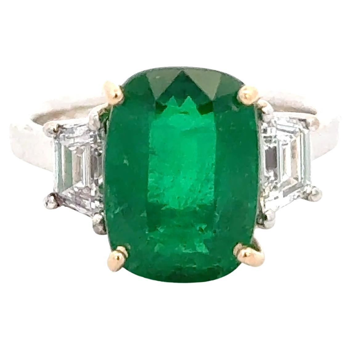 Certified Emerald and Diamond Ring For Sale