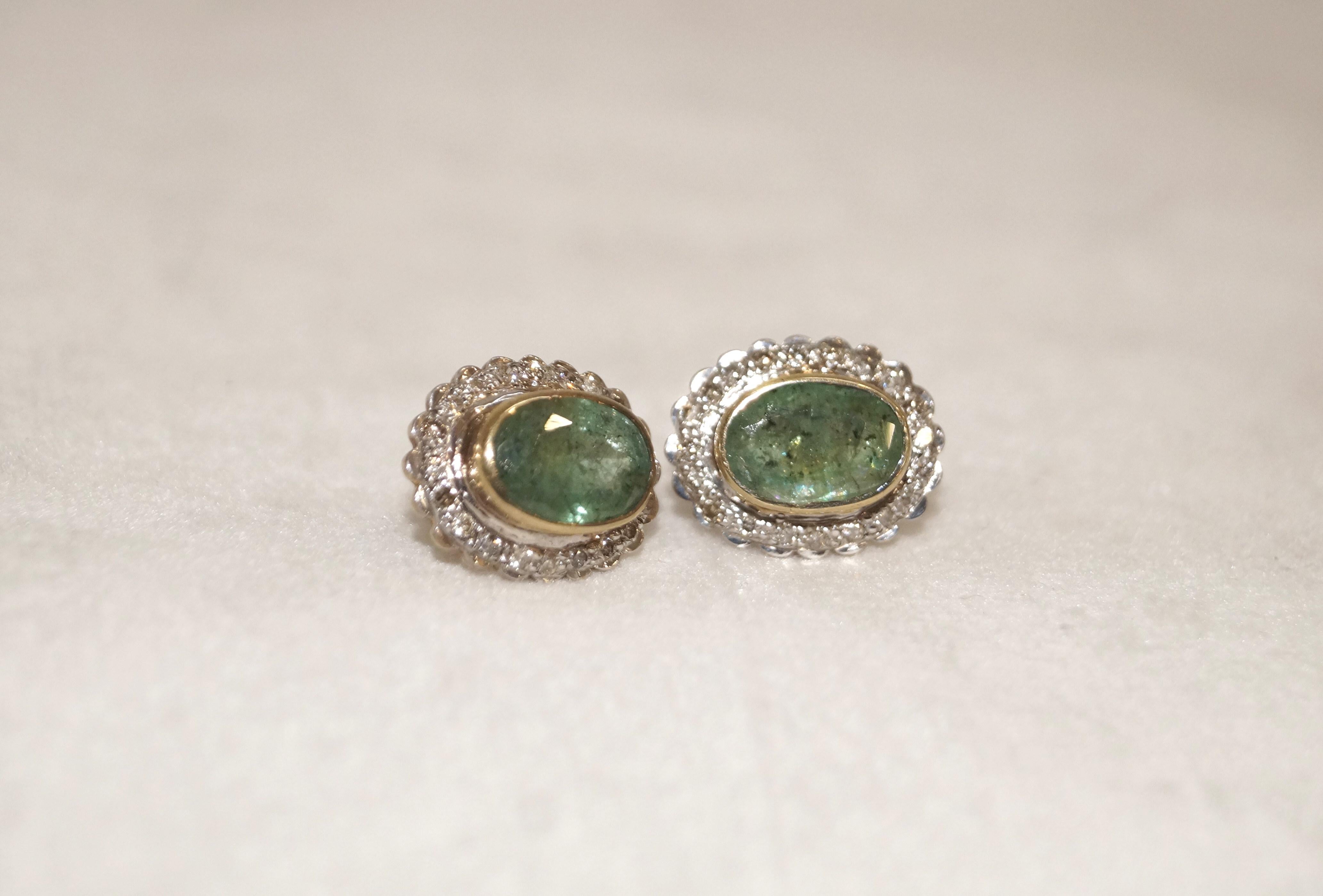 Art Nouveau Certified Emerald Diamond Earring 1.10ctw Emerald 14K Yellow Gold Silver Earring For Sale