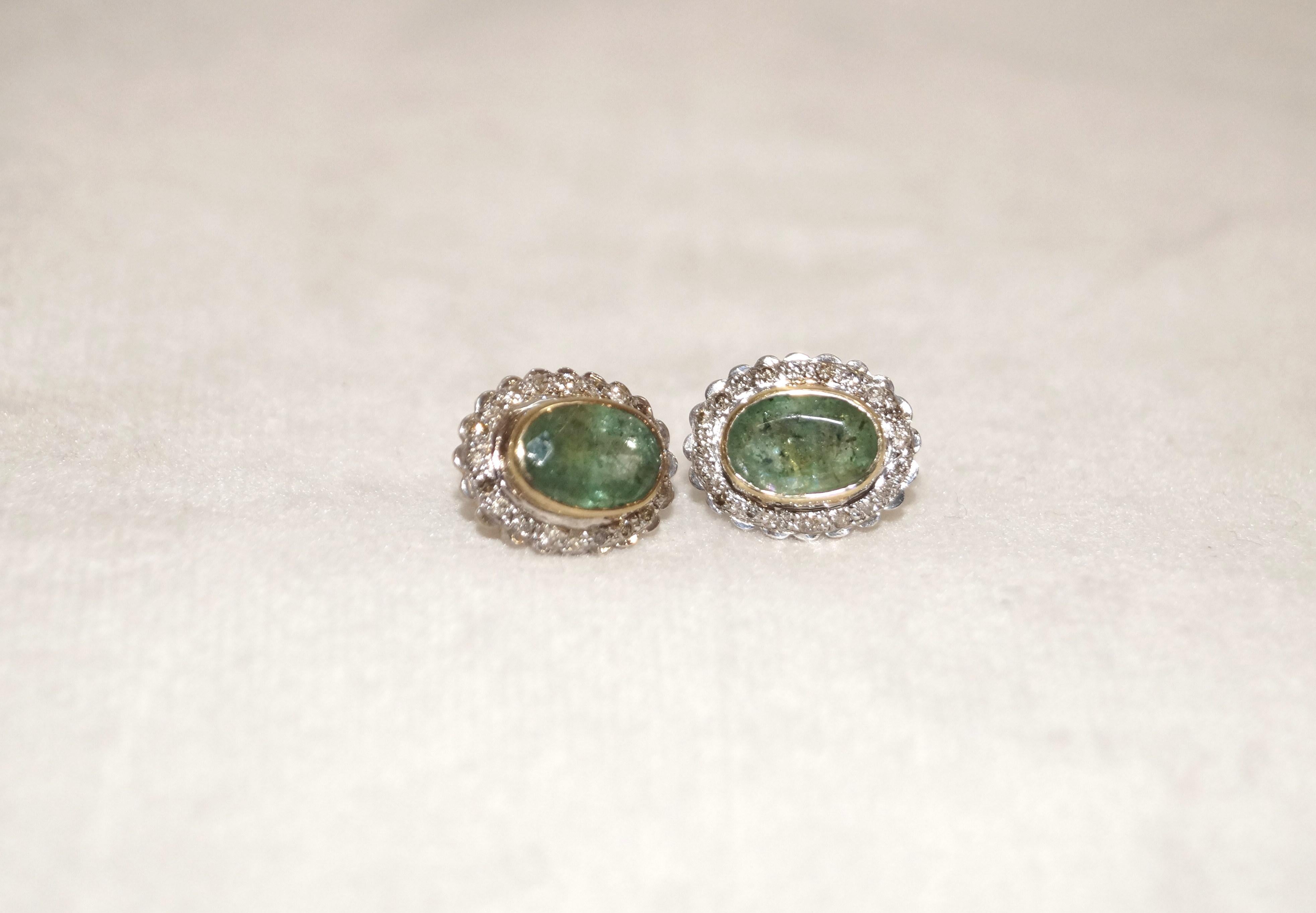 Certified Emerald Diamond Earring 1.10ctw Emerald 14K Yellow Gold Silver Earring In New Condition For Sale In Delhi, DL