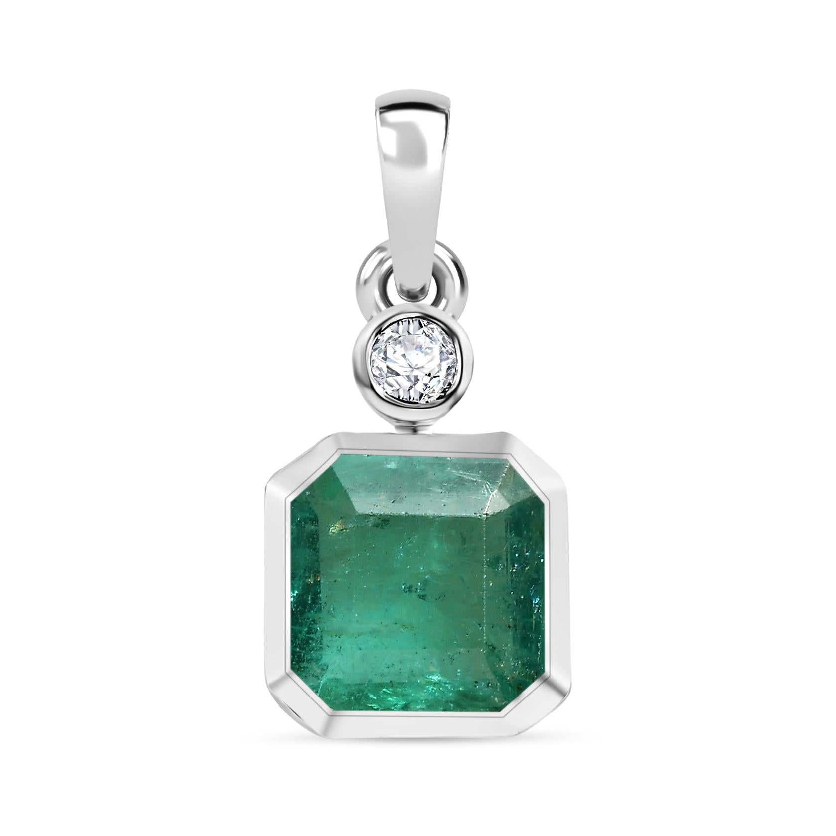 Certified Emerald Diamond Everyday Pendant for Her in 14k Solid White Gold In New Condition For Sale In New York, NY