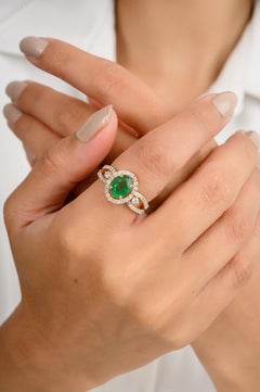 AAA Quality Emerald Women Wedding Ring with Diamonds in 18k Solid Yellow Gold