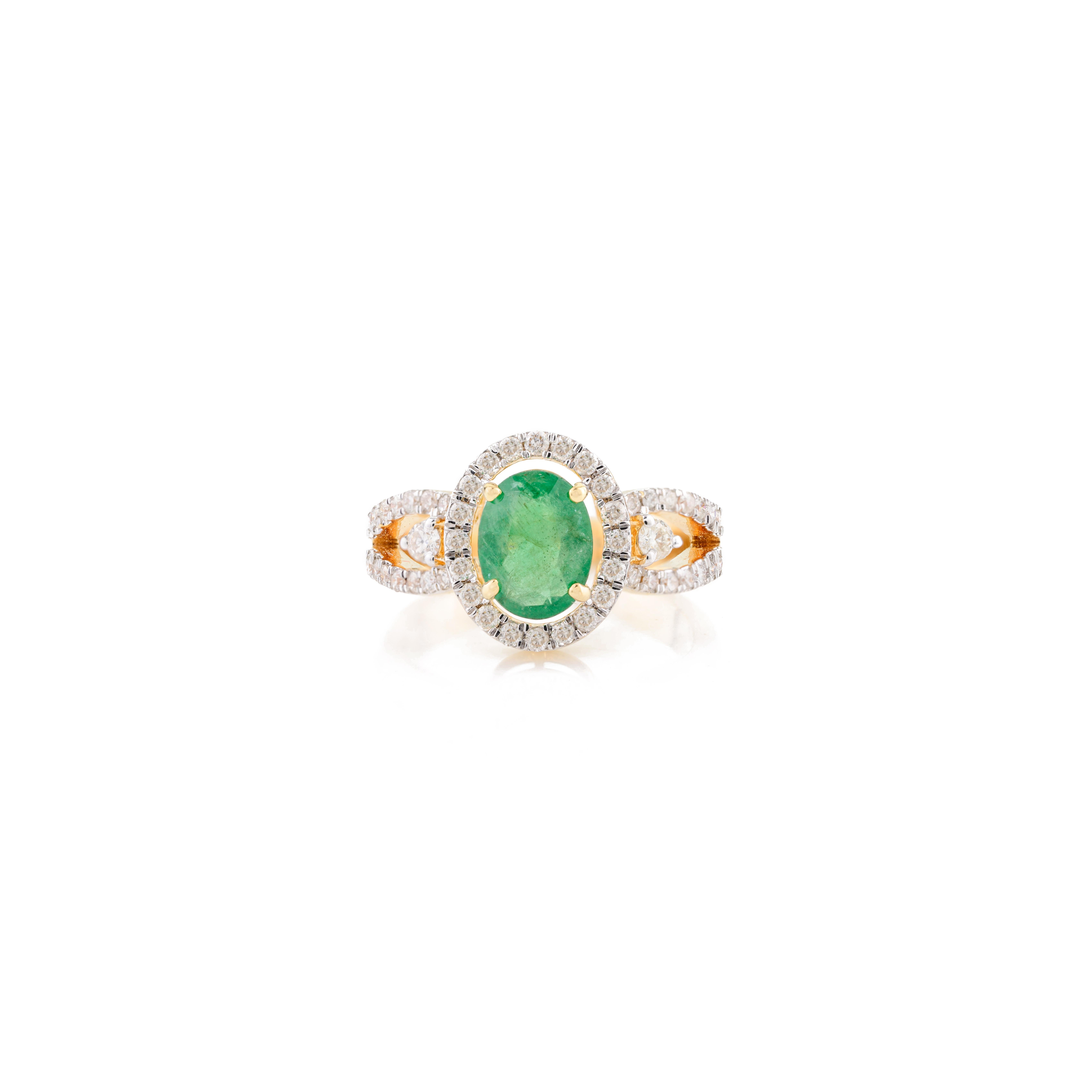 For Sale:  AAA Quality Emerald Women Wedding Ring with Diamonds in 18k Solid Yellow Gold 3
