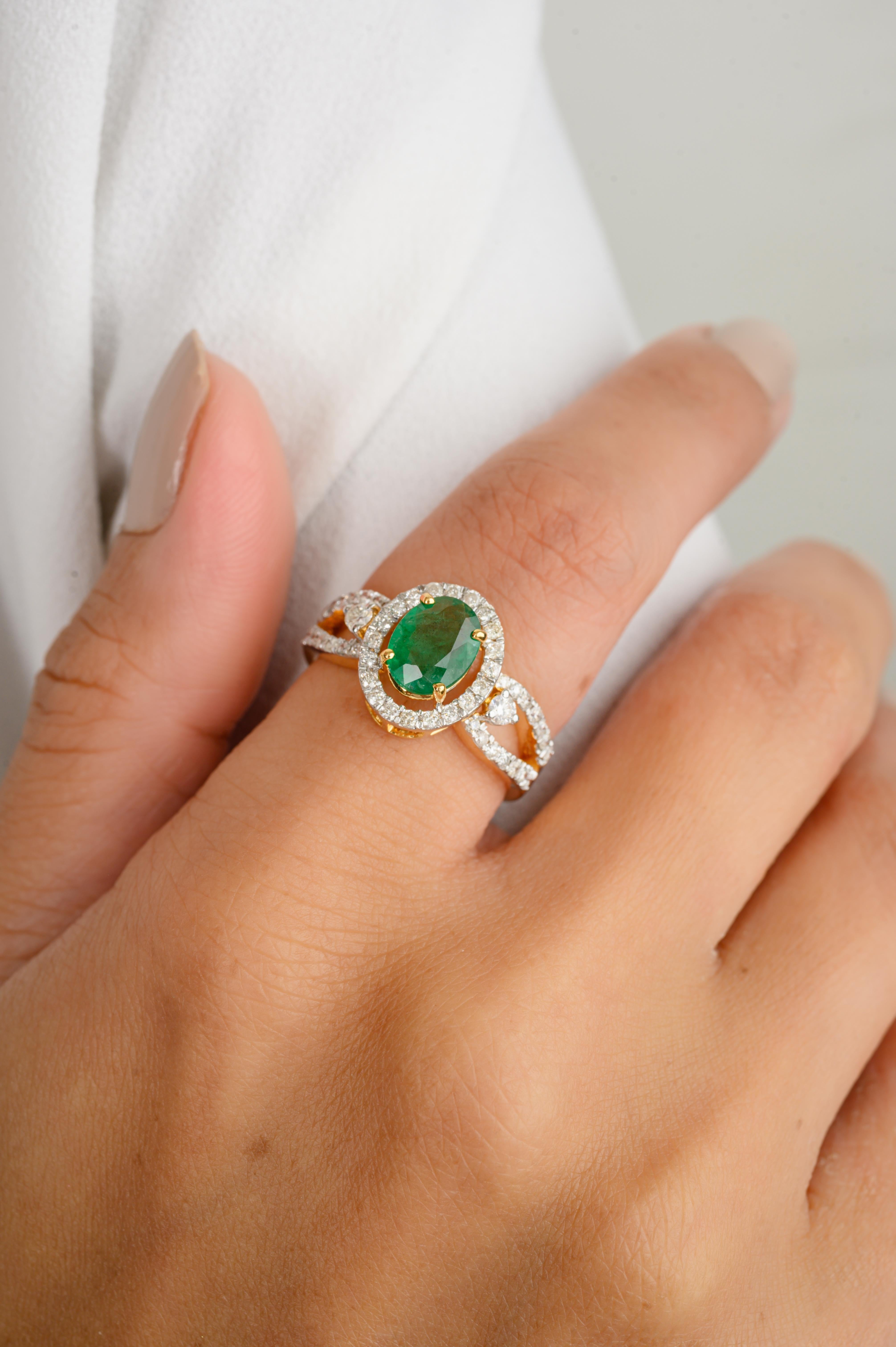 For Sale:  AAA Quality Emerald Women Wedding Ring with Diamonds in 18k Solid Yellow Gold 5