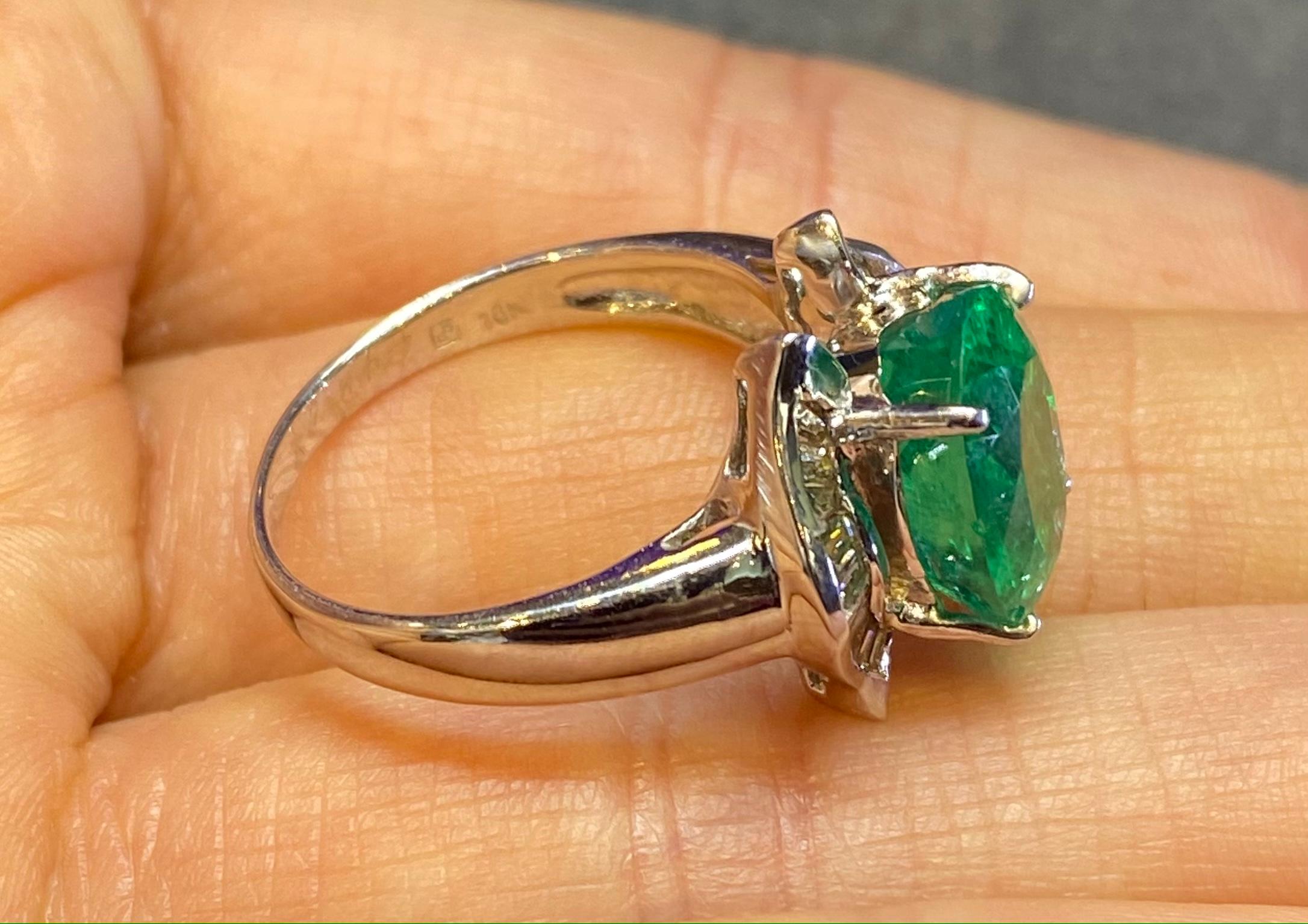Certified Emerald & Diamond Ring  For Sale 1