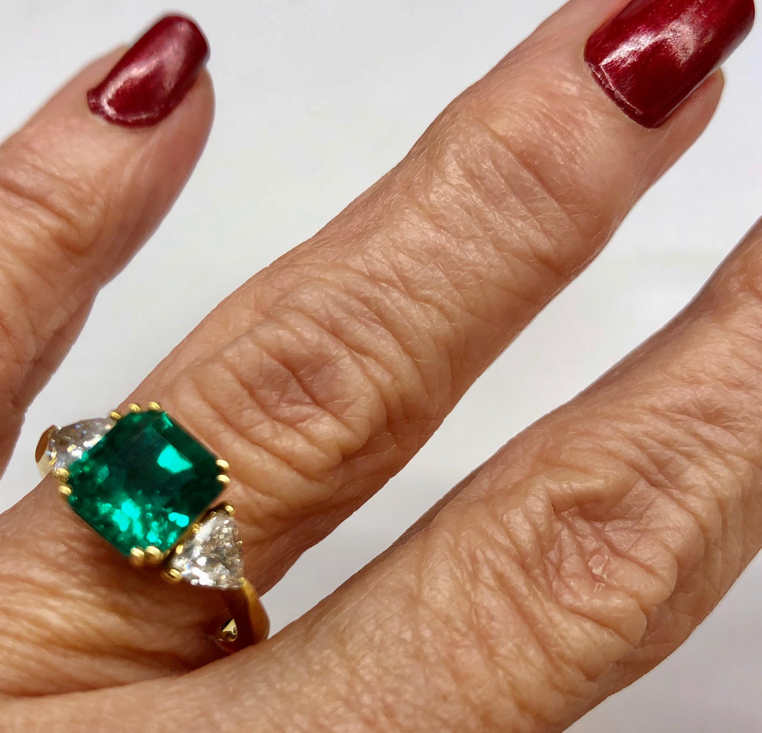 Women's AGL Certified 2.30 Ct. Emerald and Diamond Ring in 18K Gold For Sale