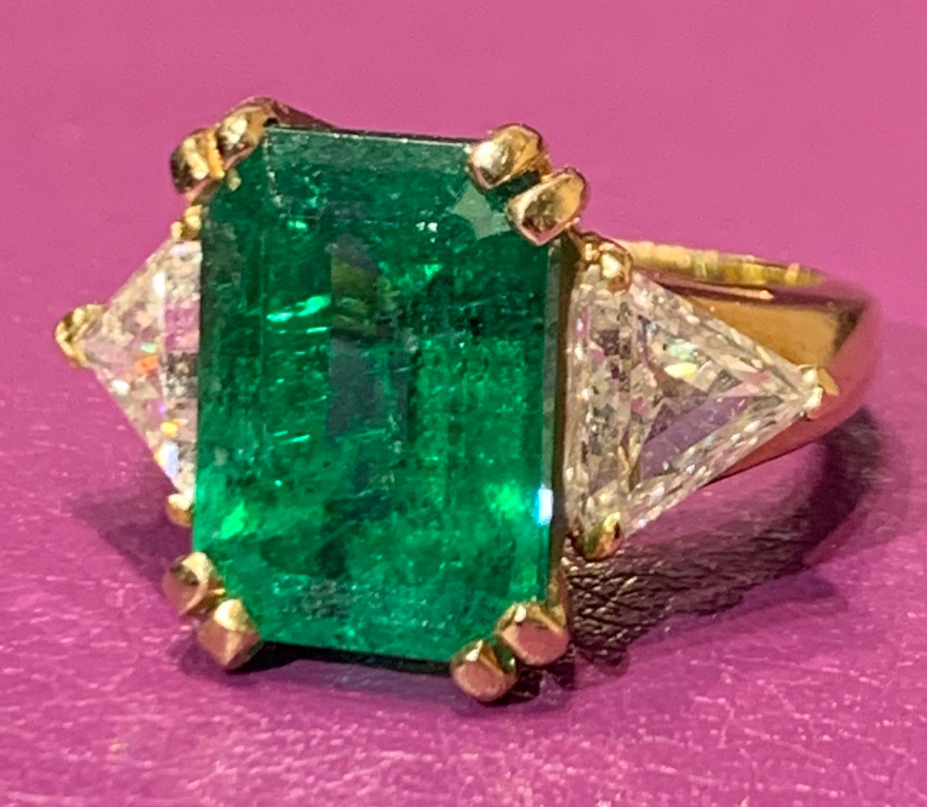 Certified Emerald and Diamond Three-Stone Ring In Excellent Condition For Sale In New York, NY