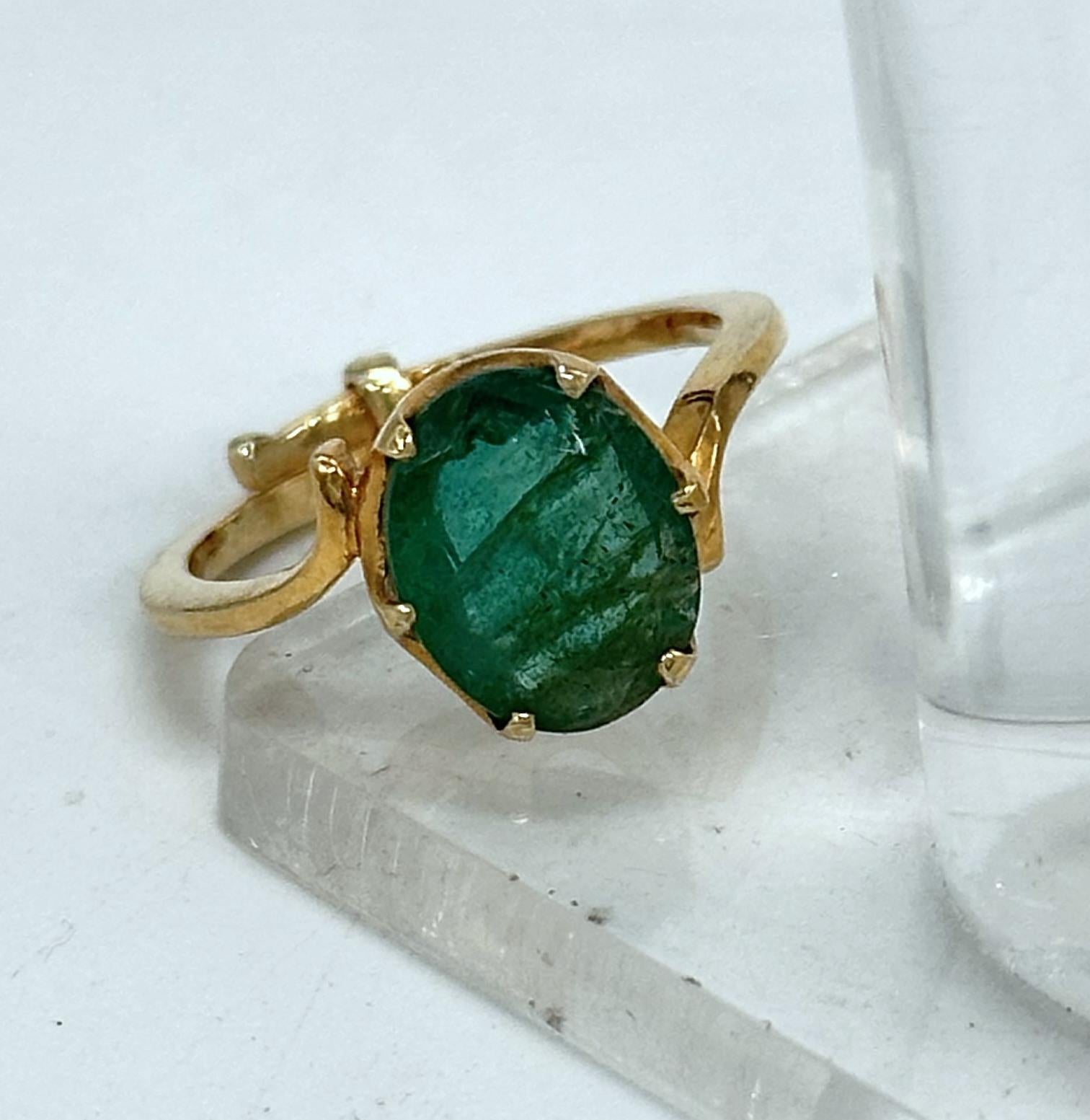*DÉTAILS- (ITEM no=PJER27)

- Pureté de l'or : 14k ( 585 ) (Hallmark)
- Or Couleur : Jaune
-------------------------------------------------
-Pierre précieuse - Émeraude naturelle (véritable) CERTIFIÉE
- Poids de la pierre précieuse : 2.70ctw
-