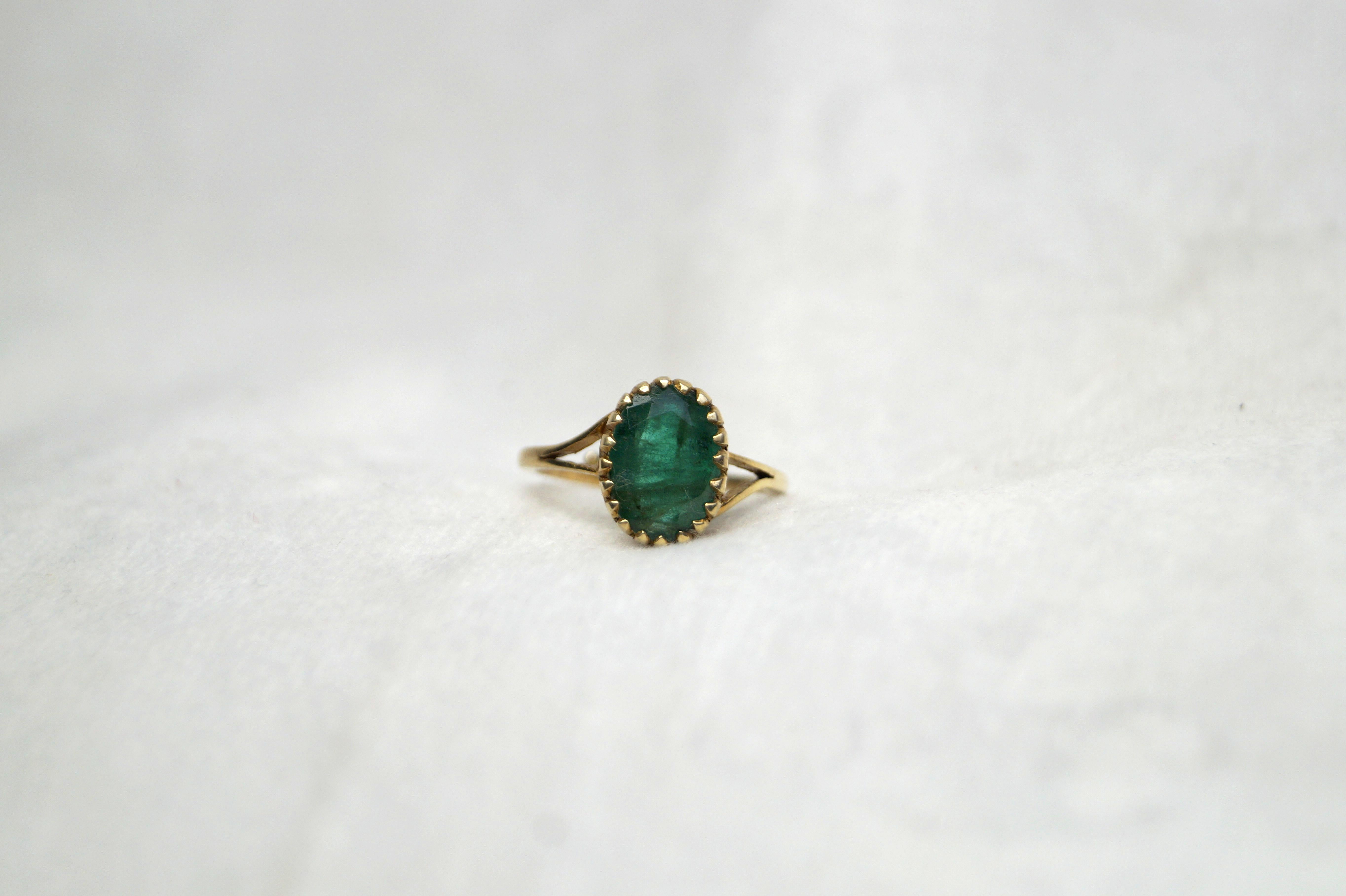 Certified Emerald Ring 2.45ctw Emerald 14K Solid Yellow Gold Ring In New Condition For Sale In Delhi, DL