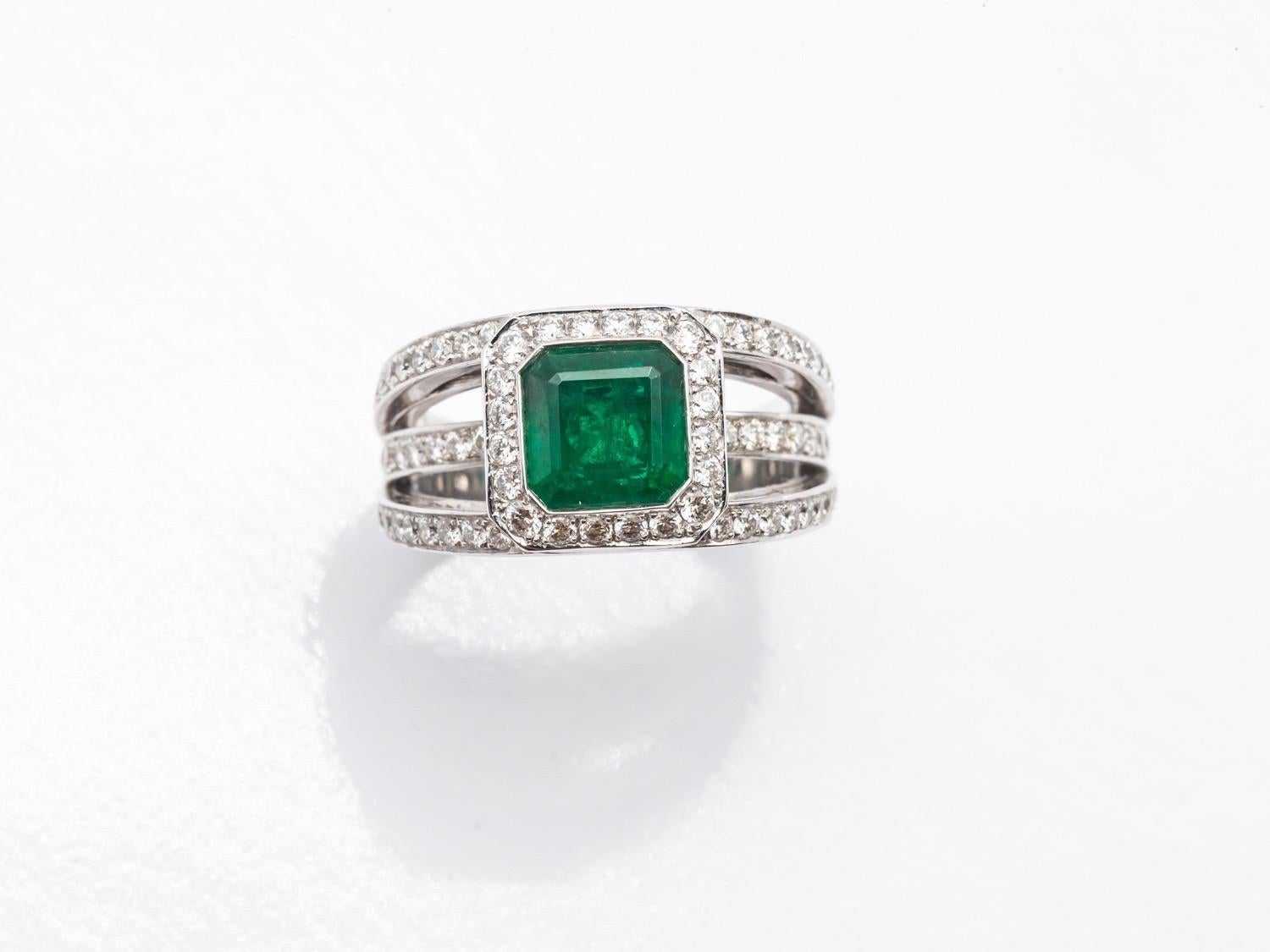 Certified Emerald Ring Diamond Paving White Gold 18 Karat In New Condition For Sale In Vannes, FR