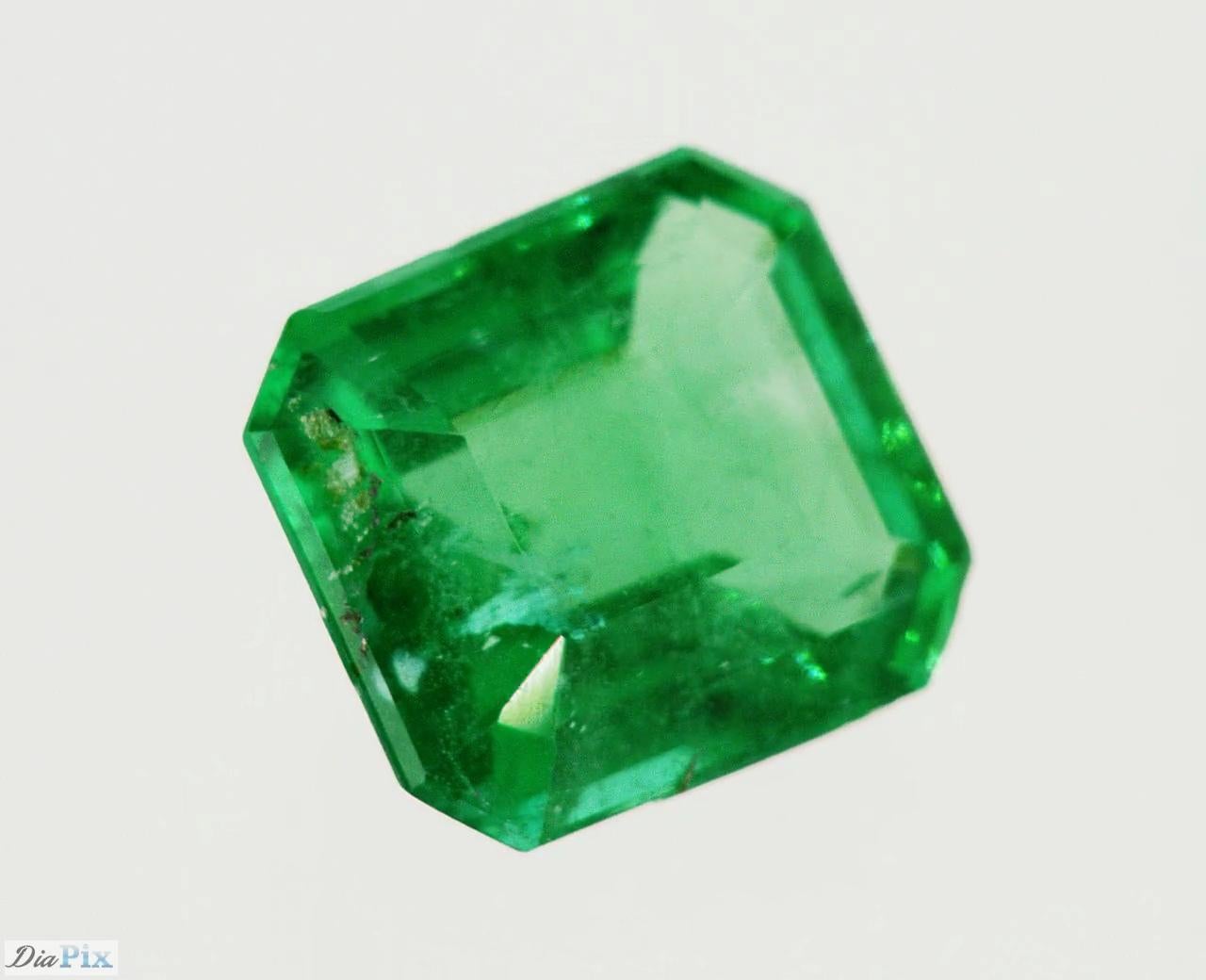 Certifié Intense / Vivid Green Emerald  en vente 5