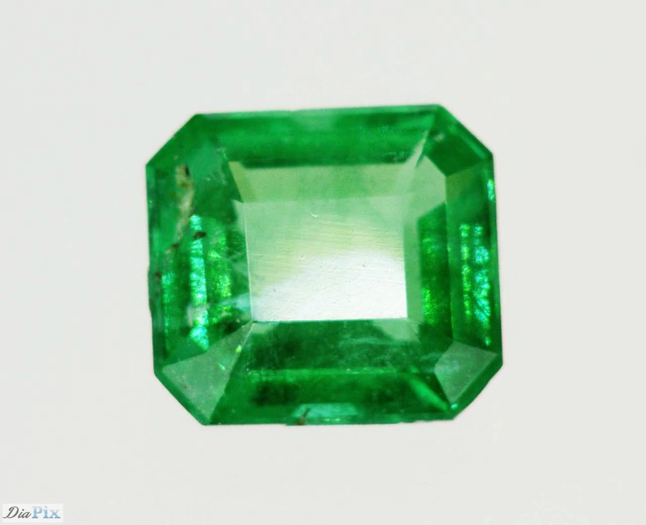 Certified Intense / Vivid Green Emerald  For Sale 4