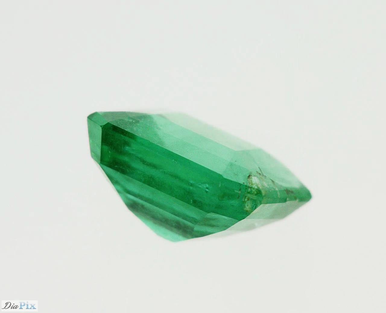 Women's or Men's Certified Intense / Vivid Green Emerald  For Sale