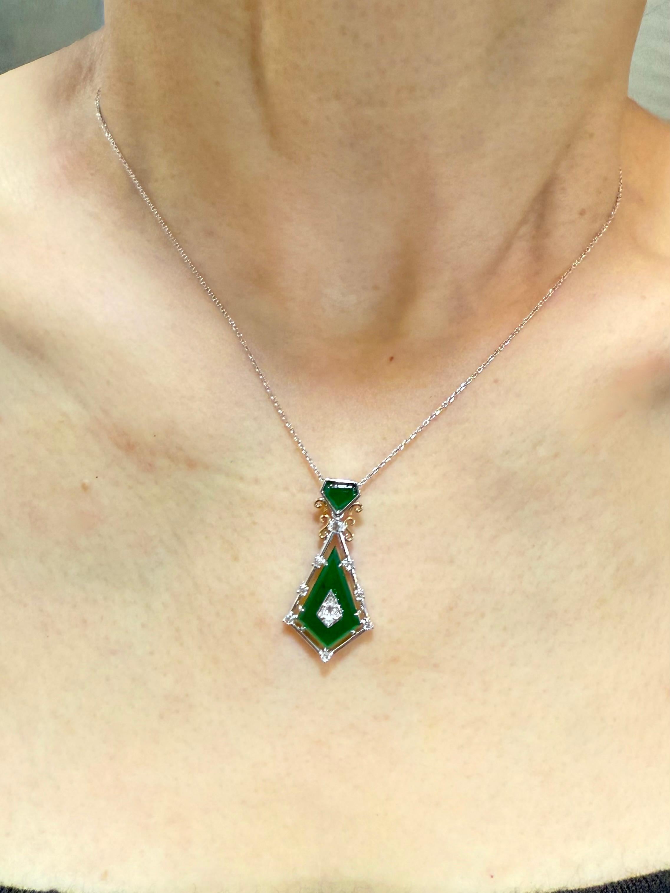 Colgante certificado de jade imperial facetado y diamantes. Diseñado por Isabelle Kwon. en venta 4