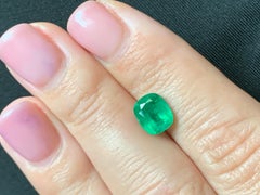 Certified faceted vivid green emerald, 2.02 cts