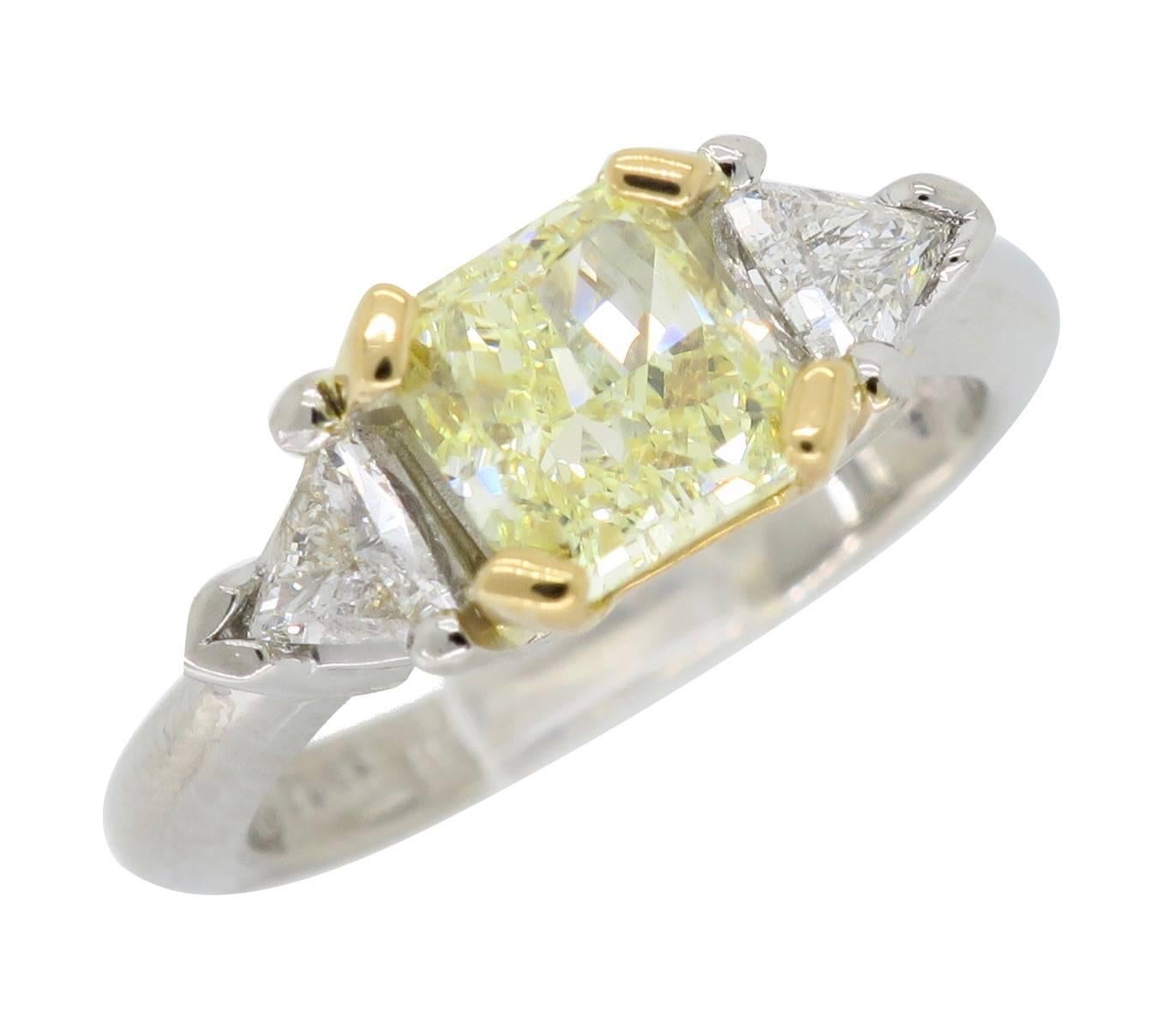 Women's or Men's Certified Fancy Yellow Three-Stone Diamond Ring in Platinum and 18 Karat Gold