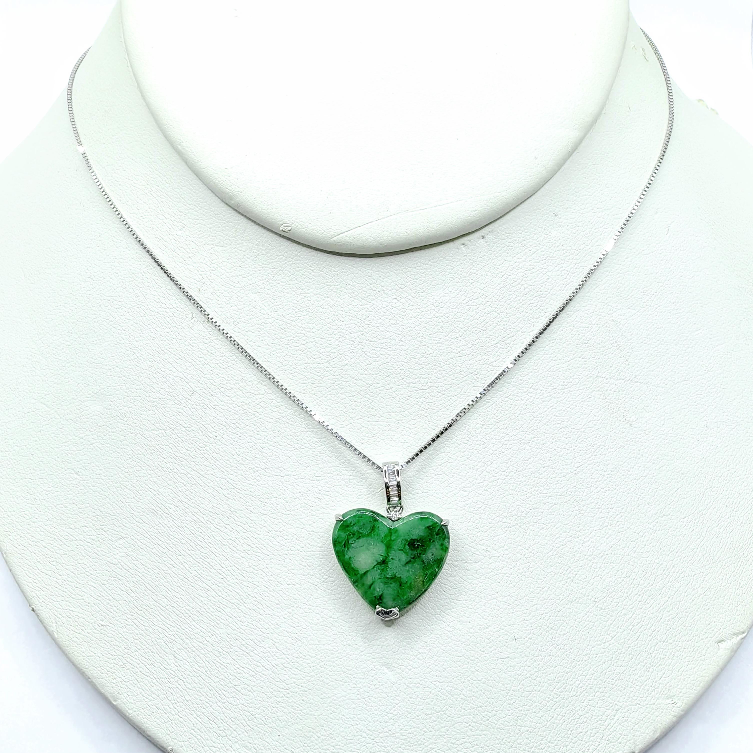 Baguette Cut Certified Flower Green Heart-Shaped Jade Round Baguette Diamond 18K Gold Pendant For Sale