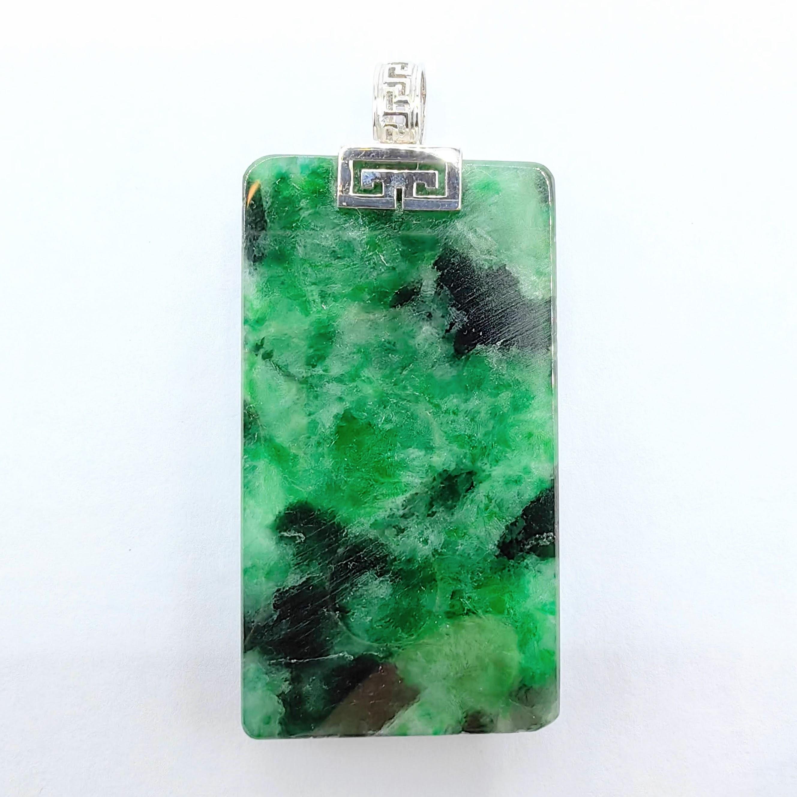 Taille mixte Pendentif de paix en jadéite verte certifiée avec attache en or 18 carats en forme de clé chinoise en vente