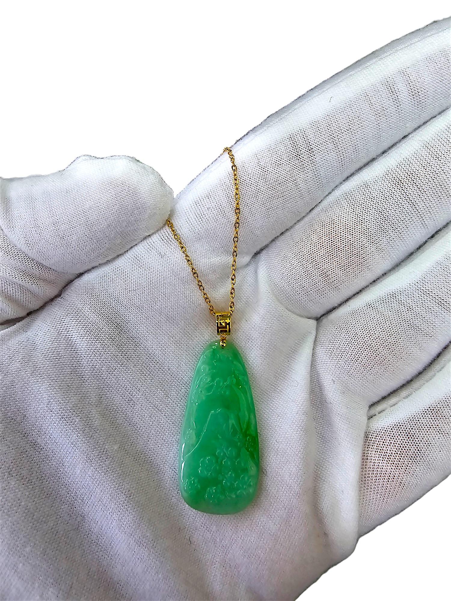 Certified Fuji Japan Carving Burmese A-Jade Jadeite Pendant w 18K Yellow Gold For Sale 7