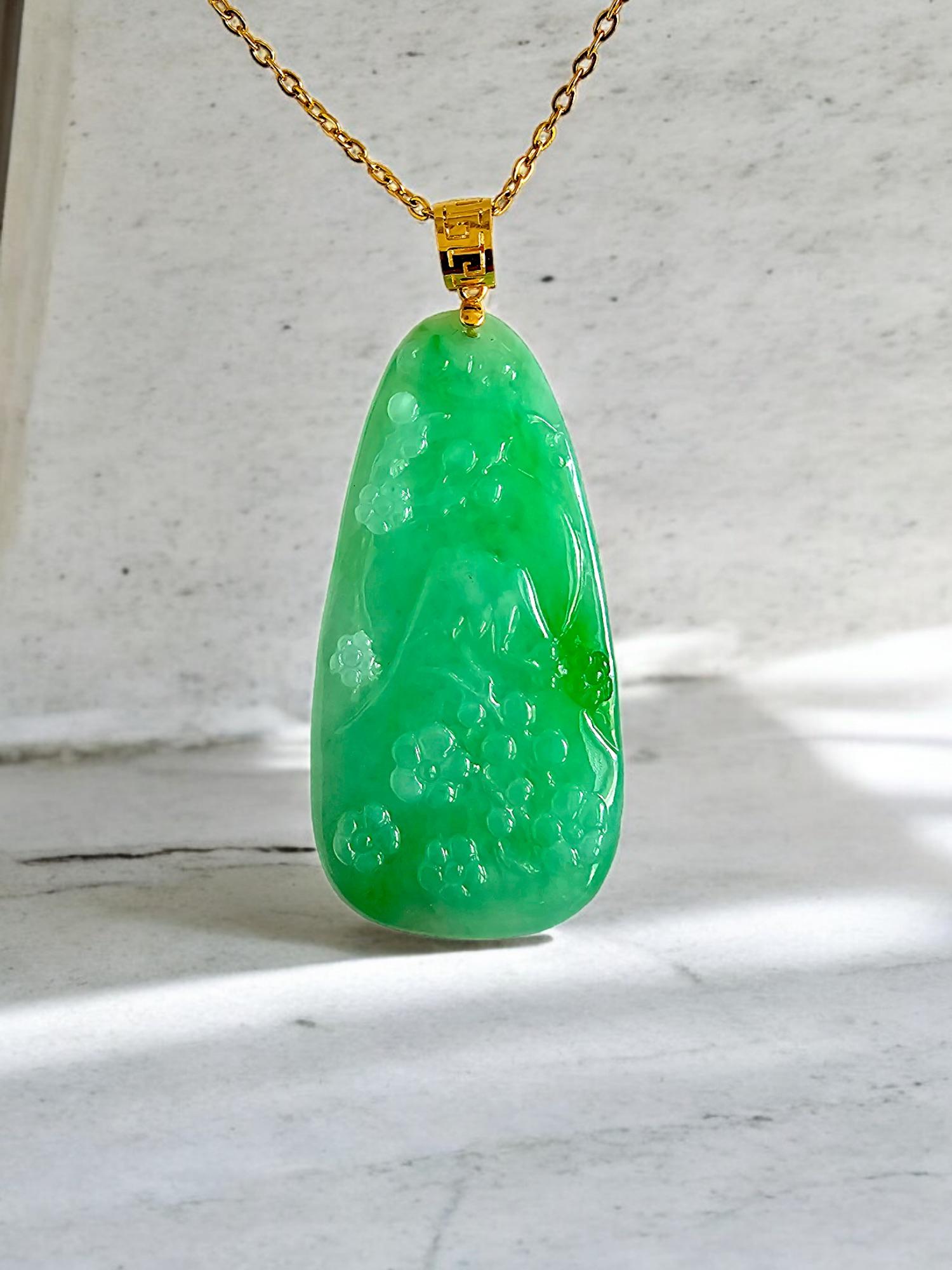Women's or Men's Certified Fuji Japan Carving Burmese A-Jade Jadeite Pendant w 18K Yellow Gold For Sale