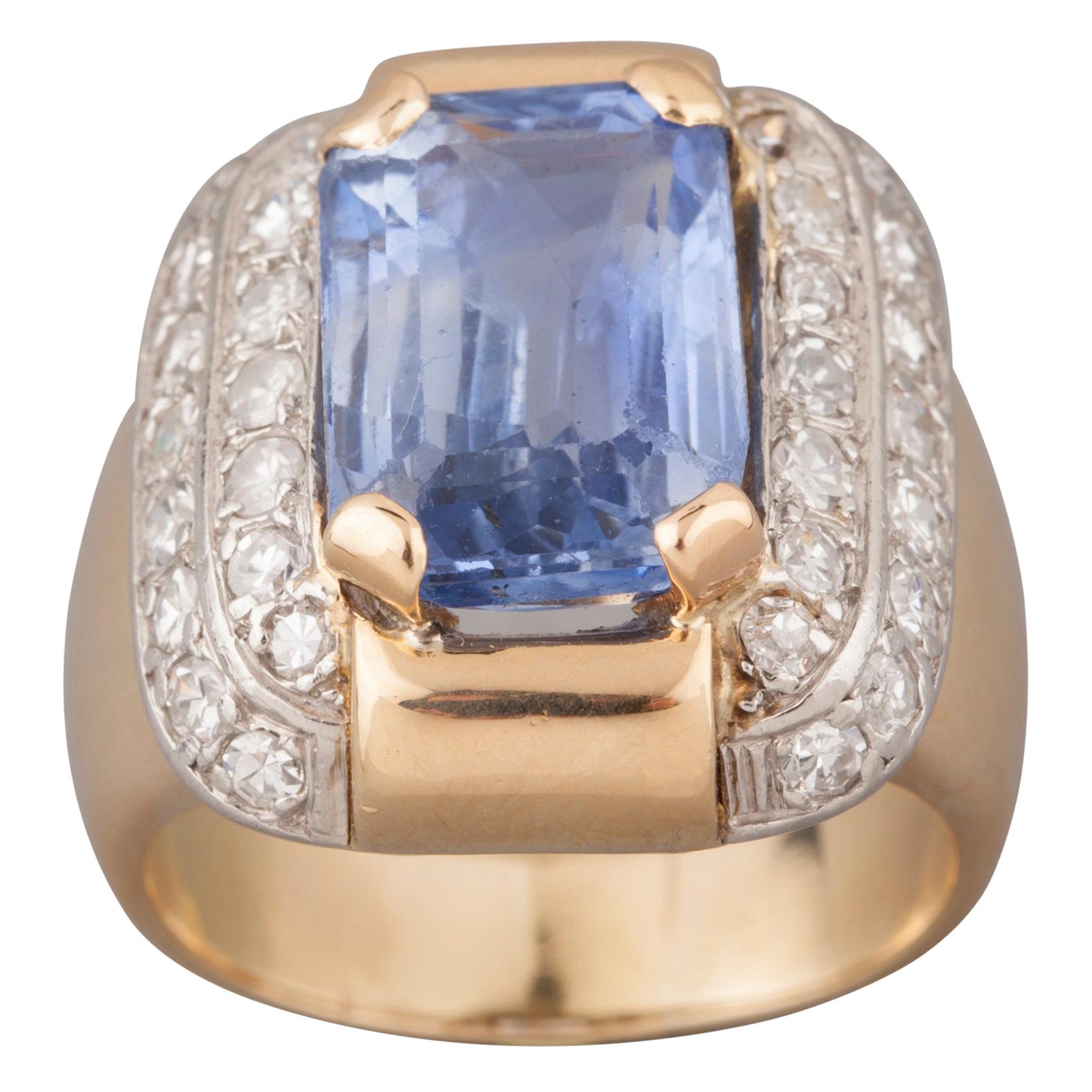 Certified Gold and 7.50 Carat Sapphire French Ring For Sale