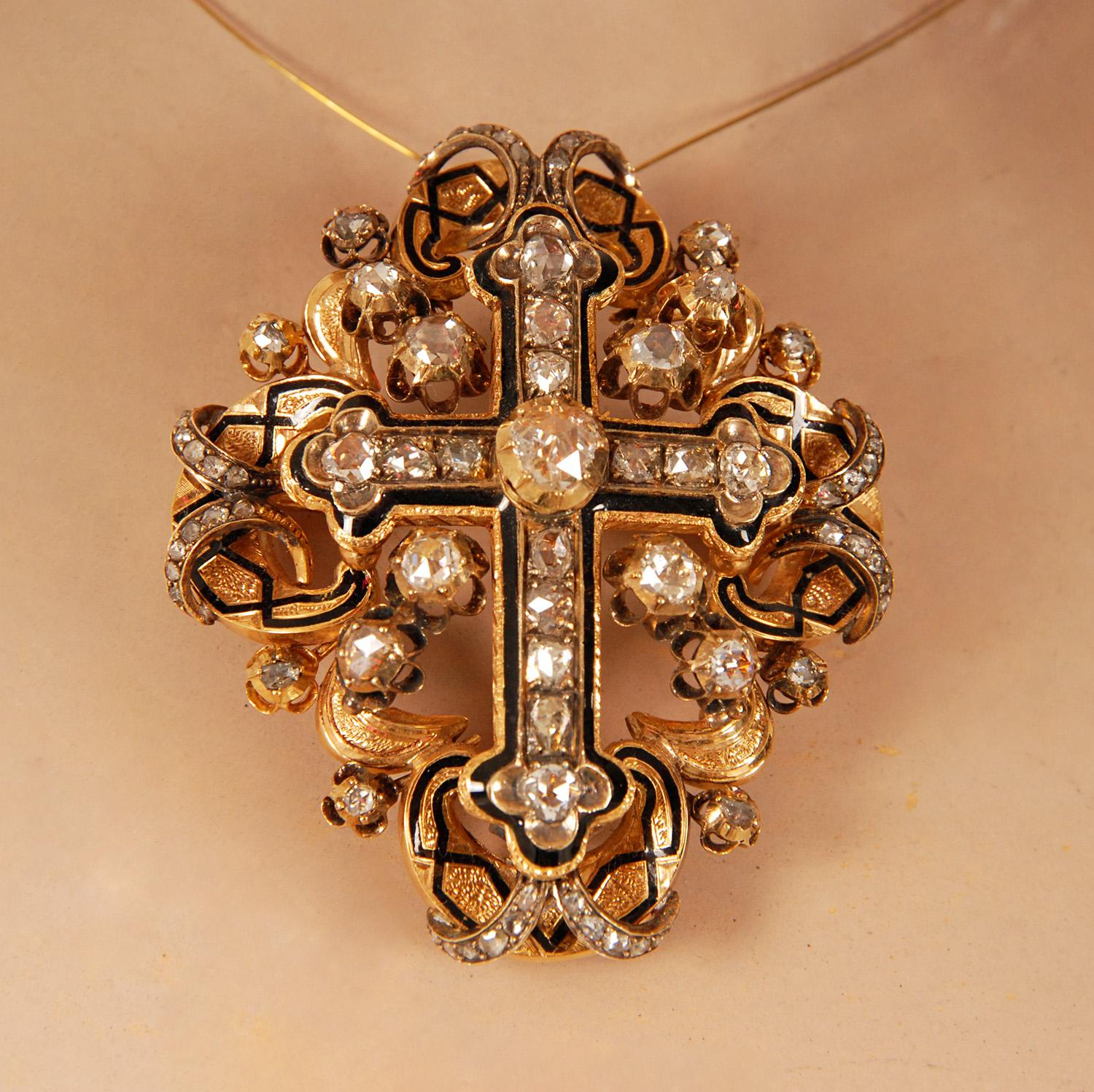 Certified Gold Diamond Renaissance Cross Rose Cut Diamond Enamel Vitrine Object For Sale 4