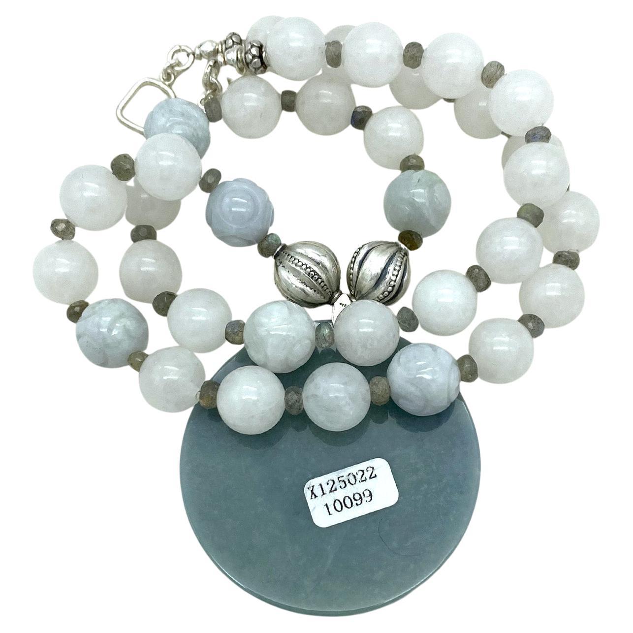 Certified Grade A Jadeite Guanyin Pendant Necklace in vendita 1