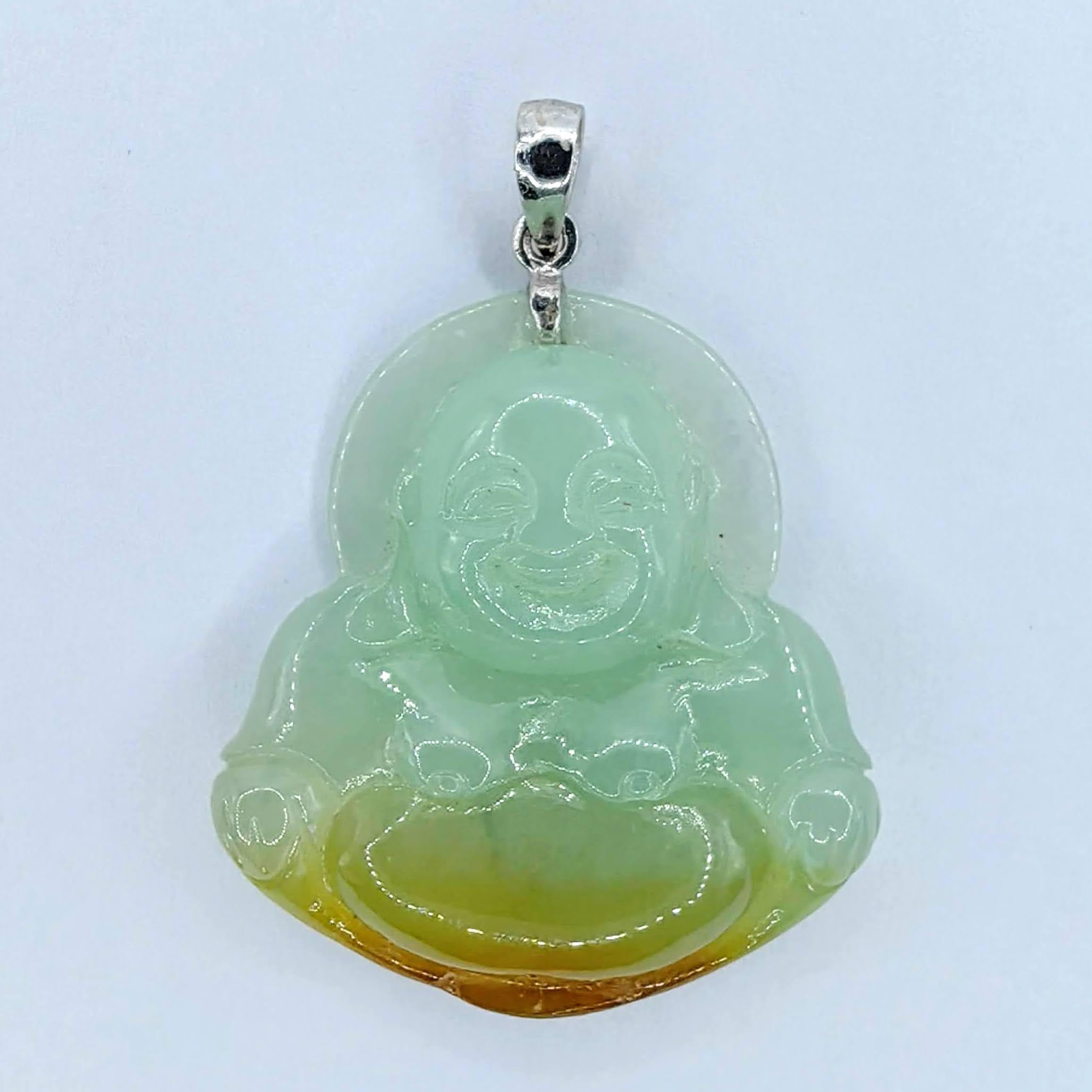 Certified Green & Amber Jadeite Jade Smiling Buddha Pendant in 18K White Gold Neuf - En vente à Wan Chai District, HK