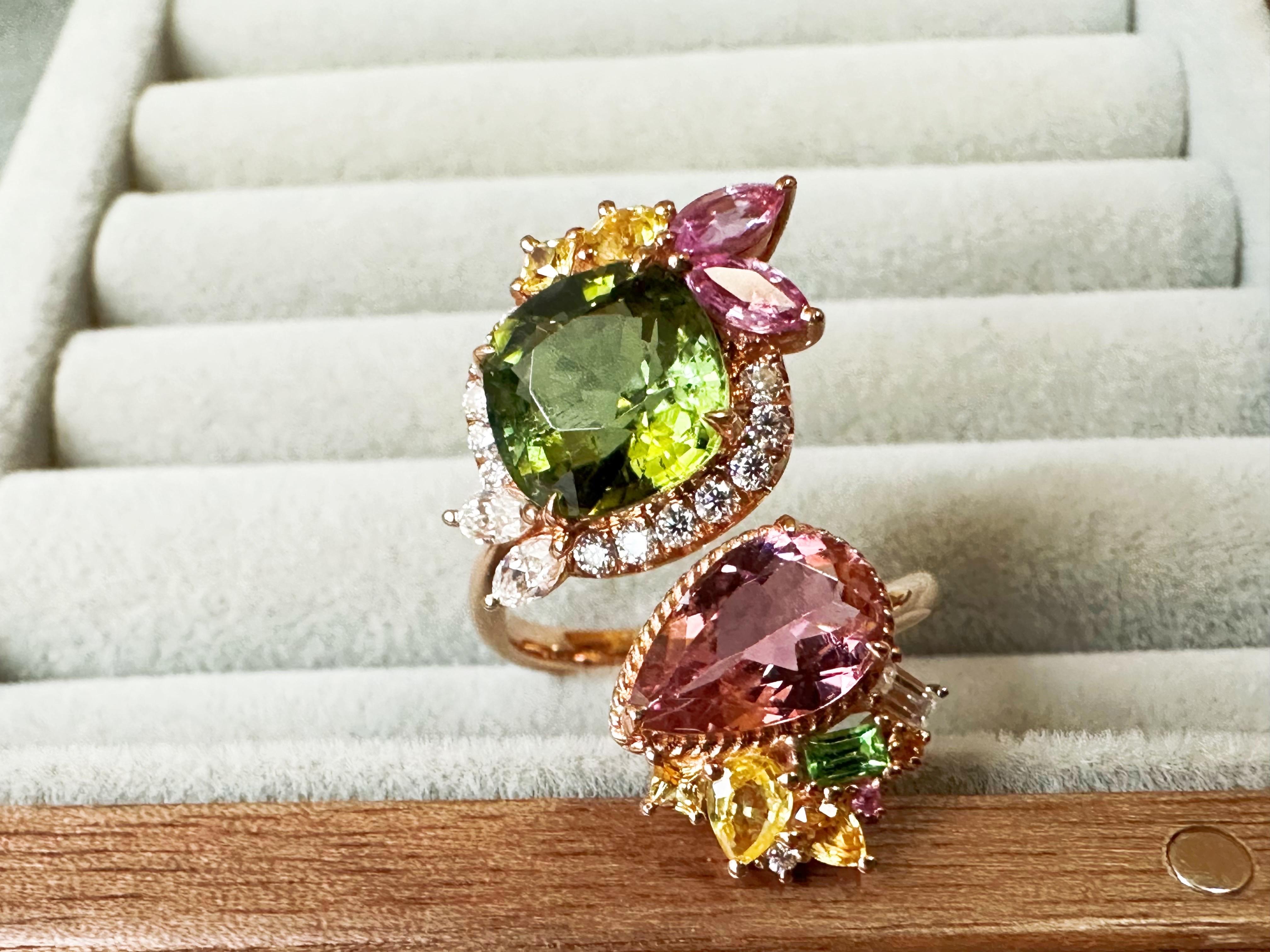 Zertifizierter grüner und rosafarbener Toumaline-Twin-Stein-Ring mit Moissanit aus 14 Karat Gold (Art nouveau) im Angebot