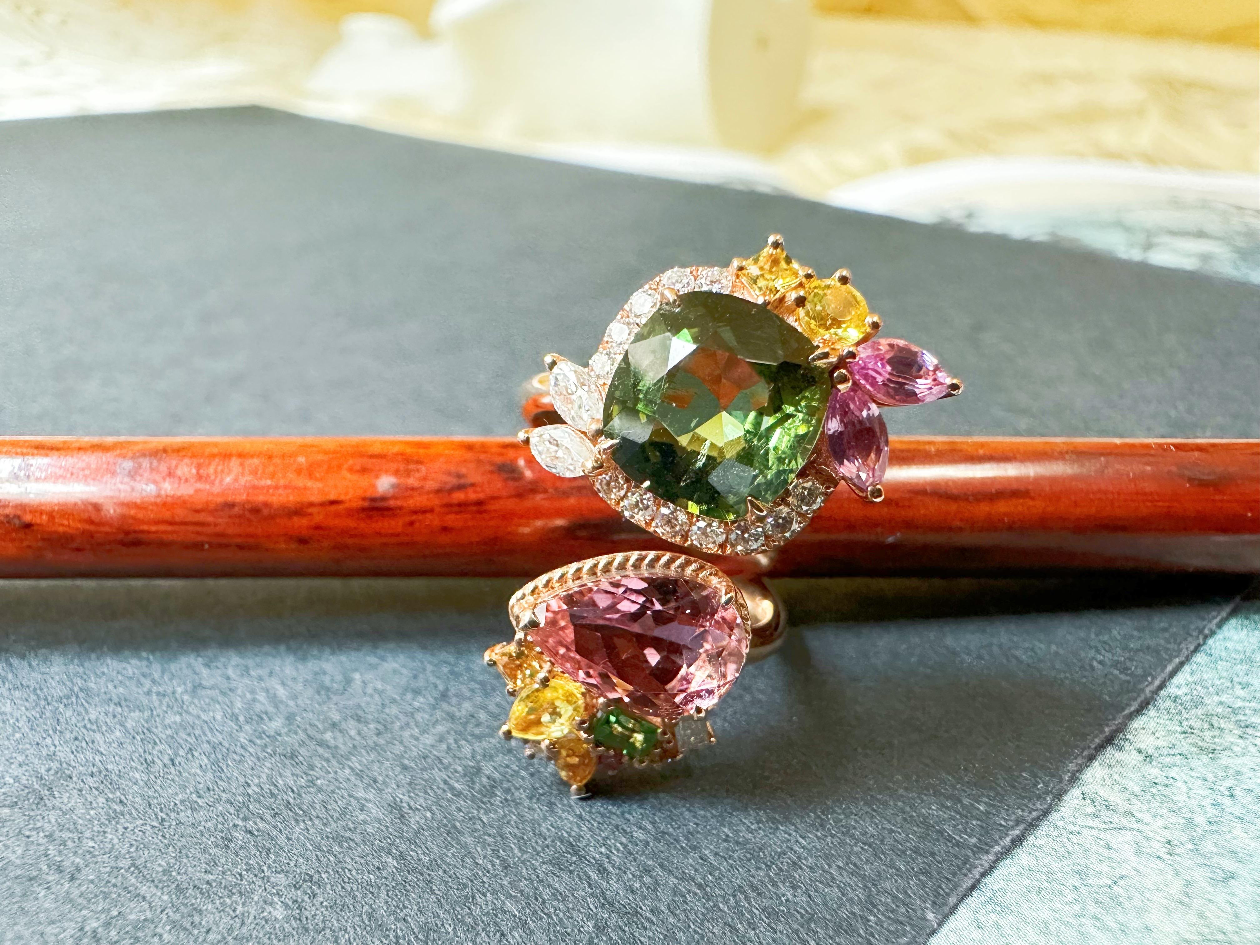 Zertifizierter grüner und rosafarbener Toumaline-Twin-Stein-Ring mit Moissanit aus 14 Karat Gold im Angebot 1