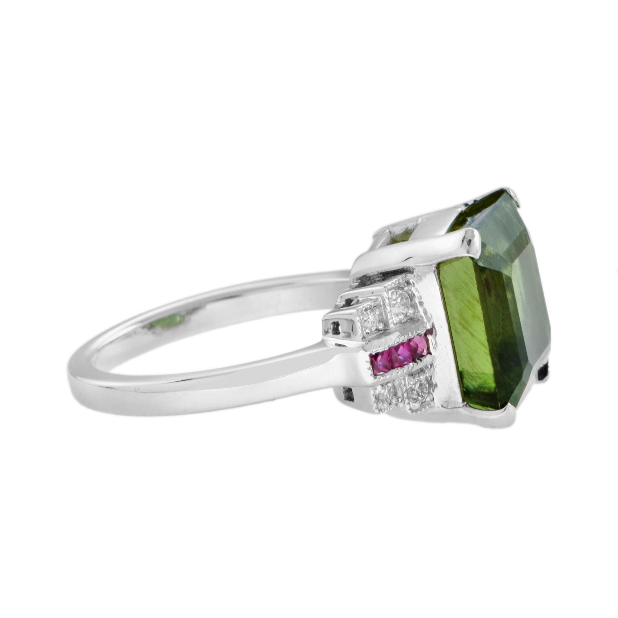Art déco Bague en or blanc 18 carats avec Apatite verte certifiée et diamant Rubis de style Art Deco en vente