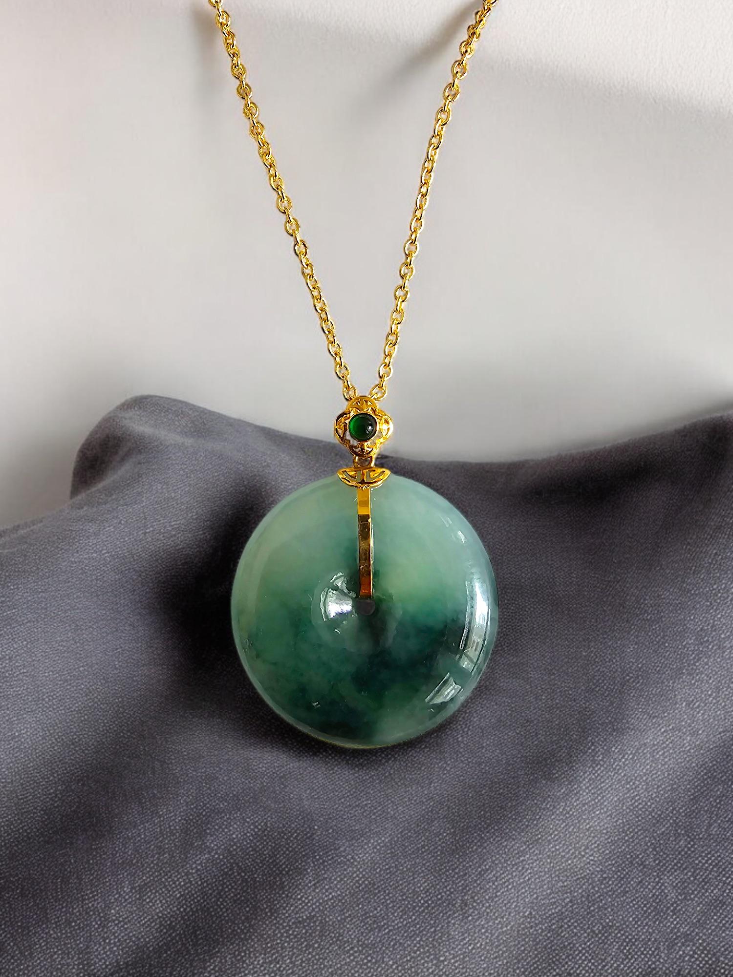 Cabochon Certified Han Round Burmese Green A-Jadeite 23mm Donut Pendant w 18K Yellow Gold