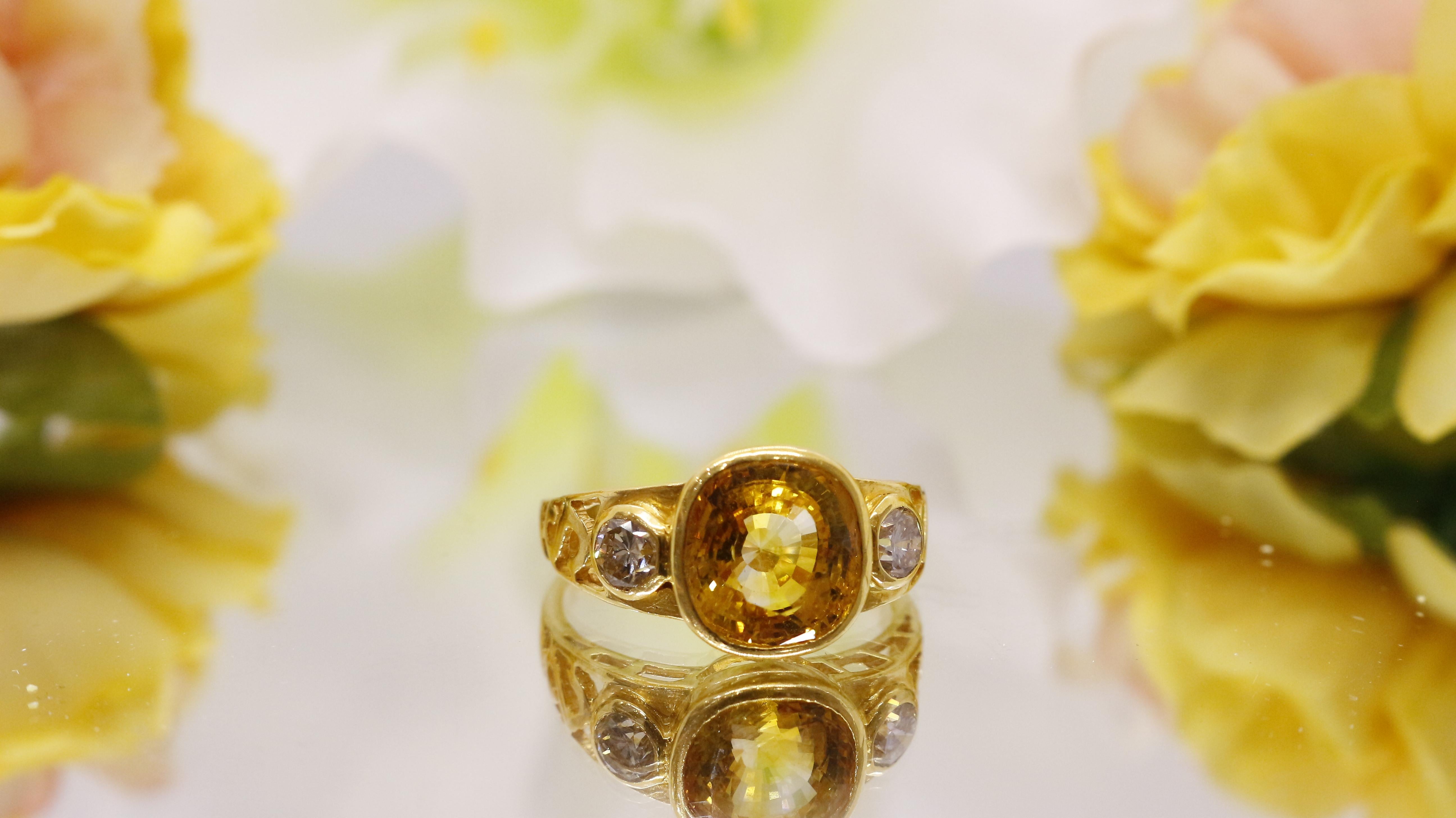 Certified handmade 5CT Yellow Sapphire ring  Gift for her  18kt Simple gold ring  Stackable ring  Bezel set ring  Gemstone ring 

◆Solid 18kt Gold (shown in picture)

◆sapphire Weight: 5 CT

◆Diamond Carat: 0.24 CT approx

◆Diamond Shape: Round