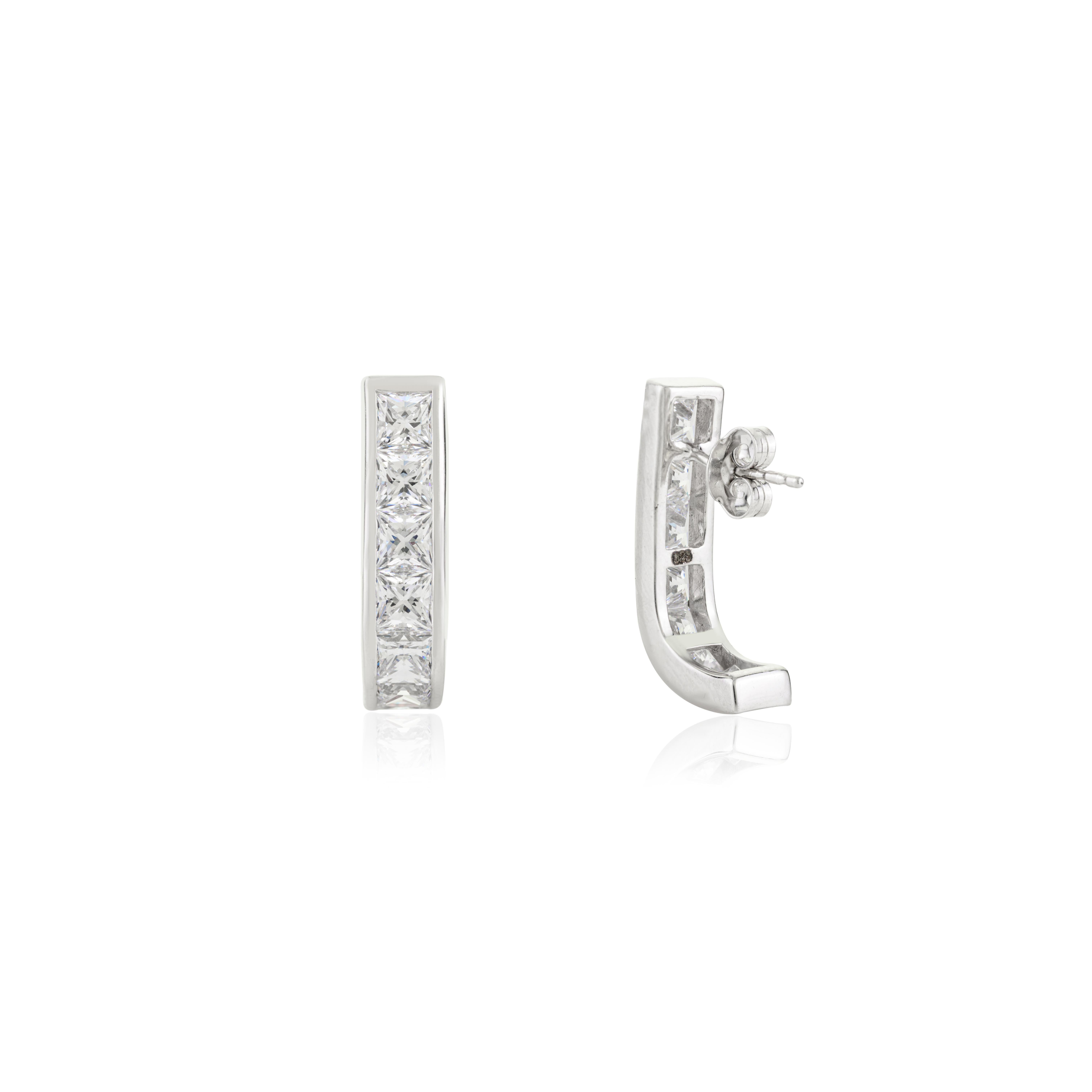 Orecchini da donna con diamanti certificati fatti a mano in argento 925 Regalo di compleanno In condizioni Nuovo in vendita a New York, NY