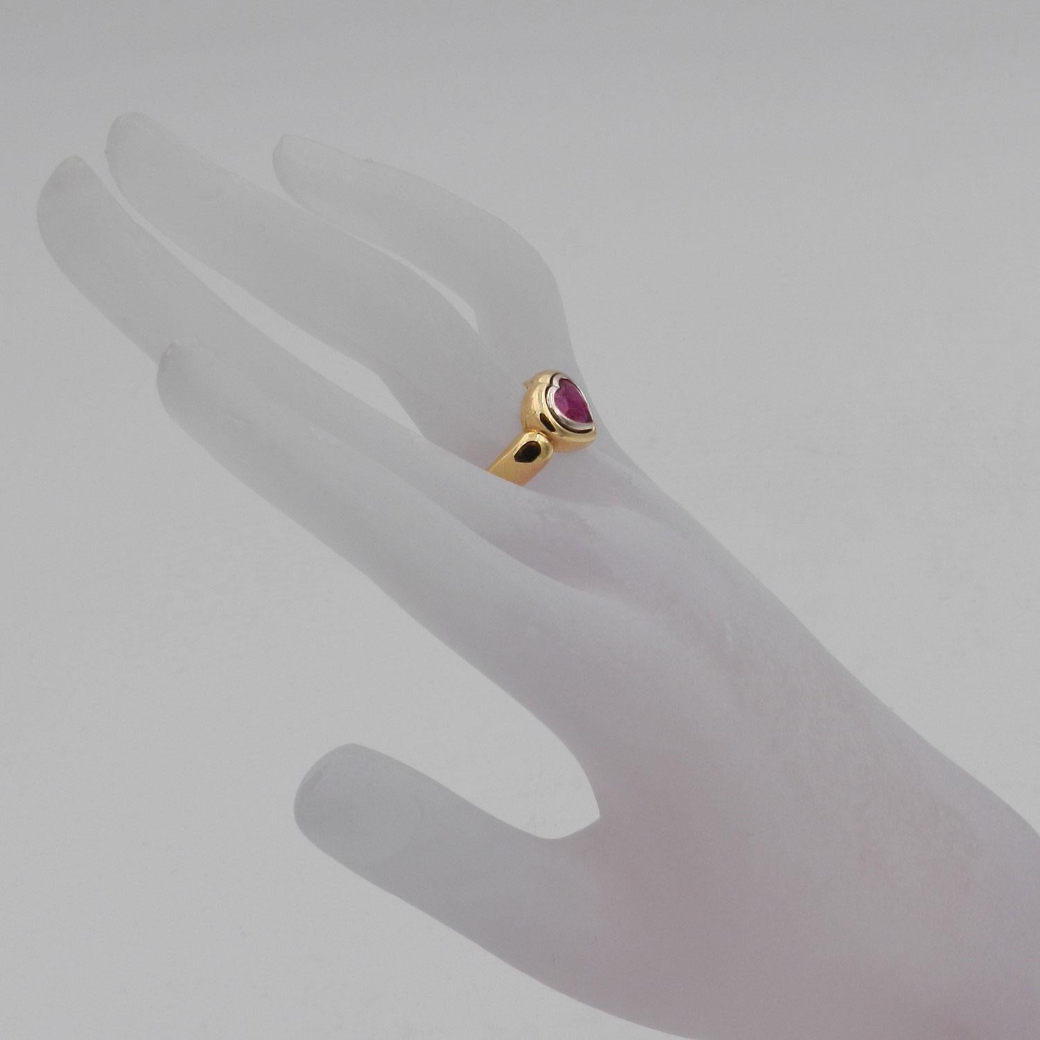 Certified Heart Shaped 1.3 Ct No Heat Ruby 18 K Yellow Gold Ring For Sale 1