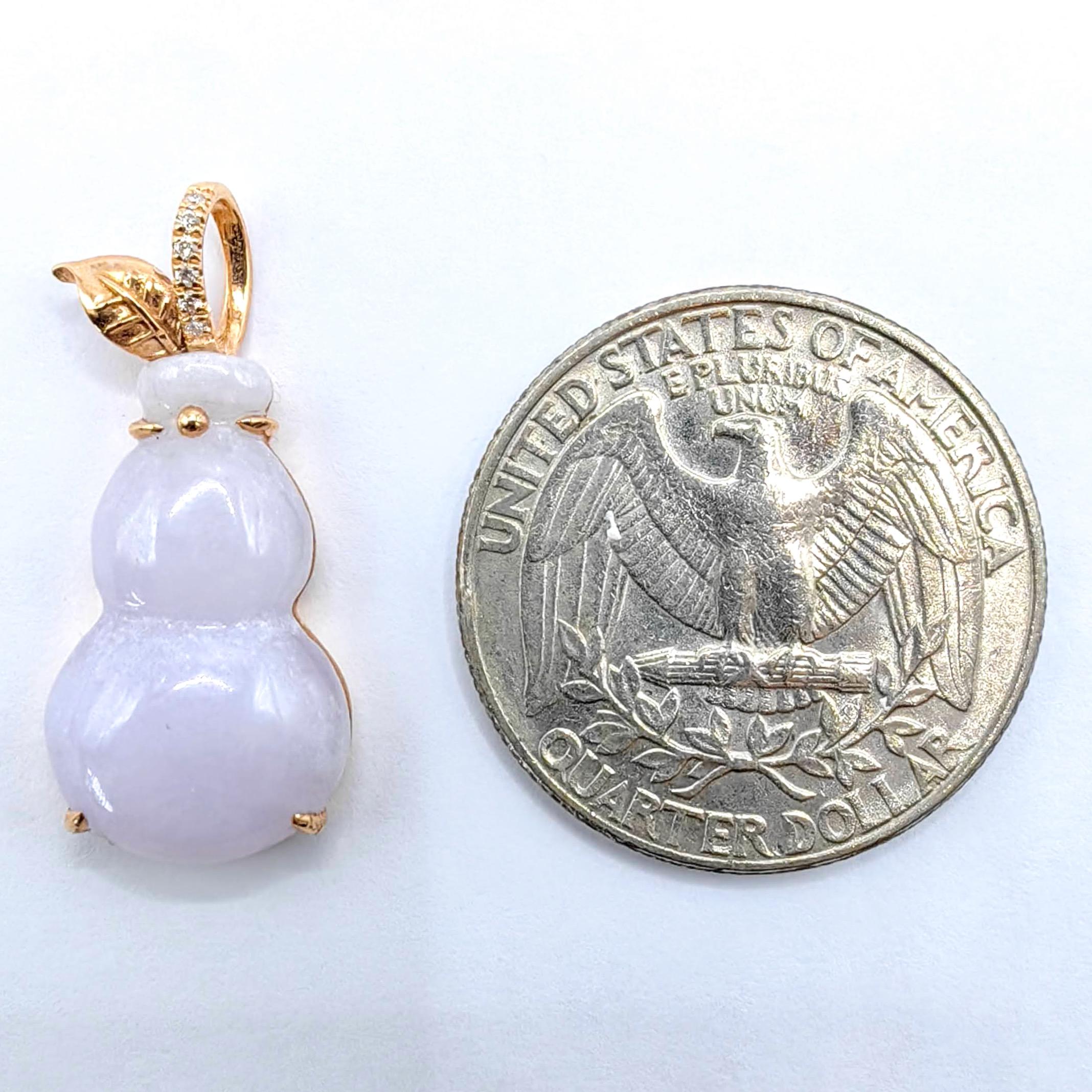 Ciondolo con diamante Calabash in giada lavanda certificata e oro giallo 18 carati in vendita 1