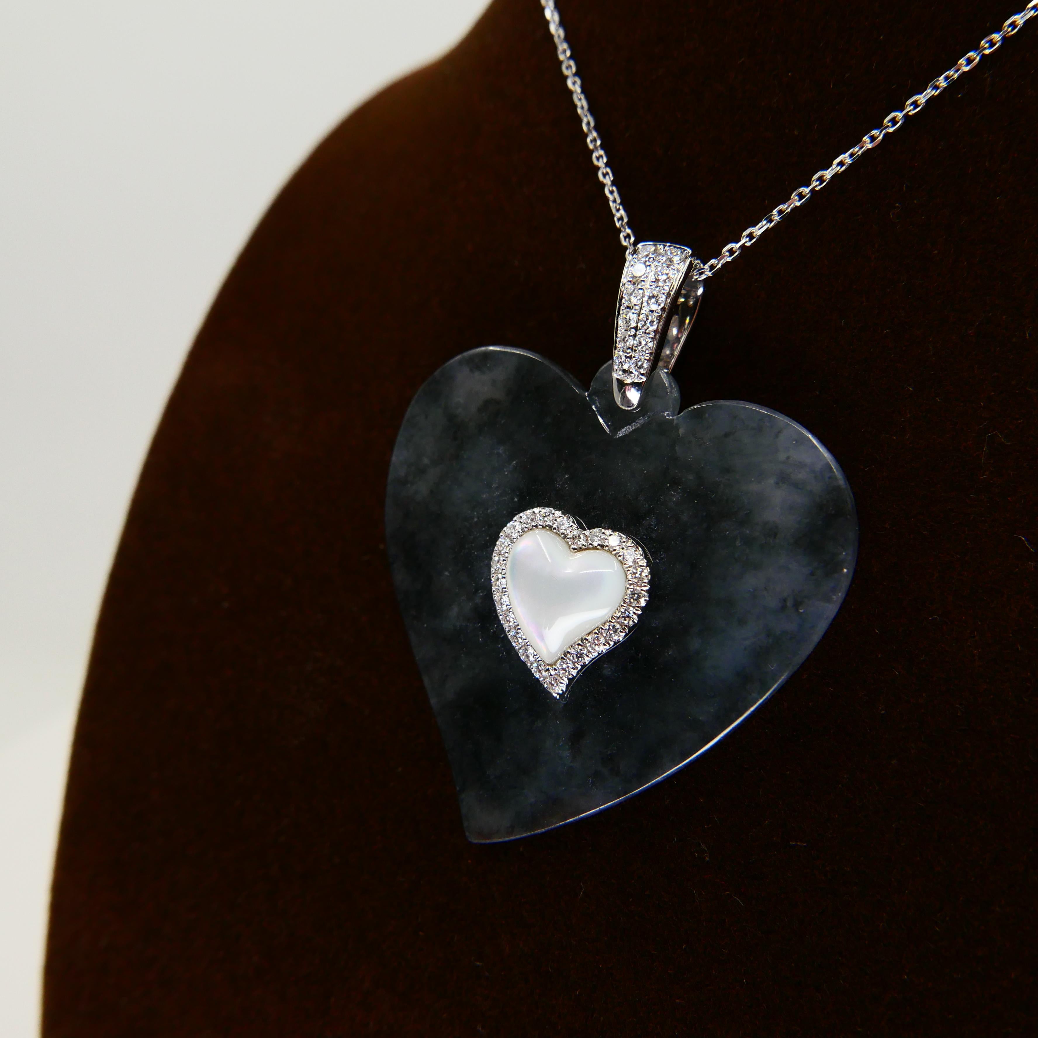 Halskette mit zertifiziertem Herzanhänger aus schwarzer Jade, Diamant und Perlmutt im Angebot 11