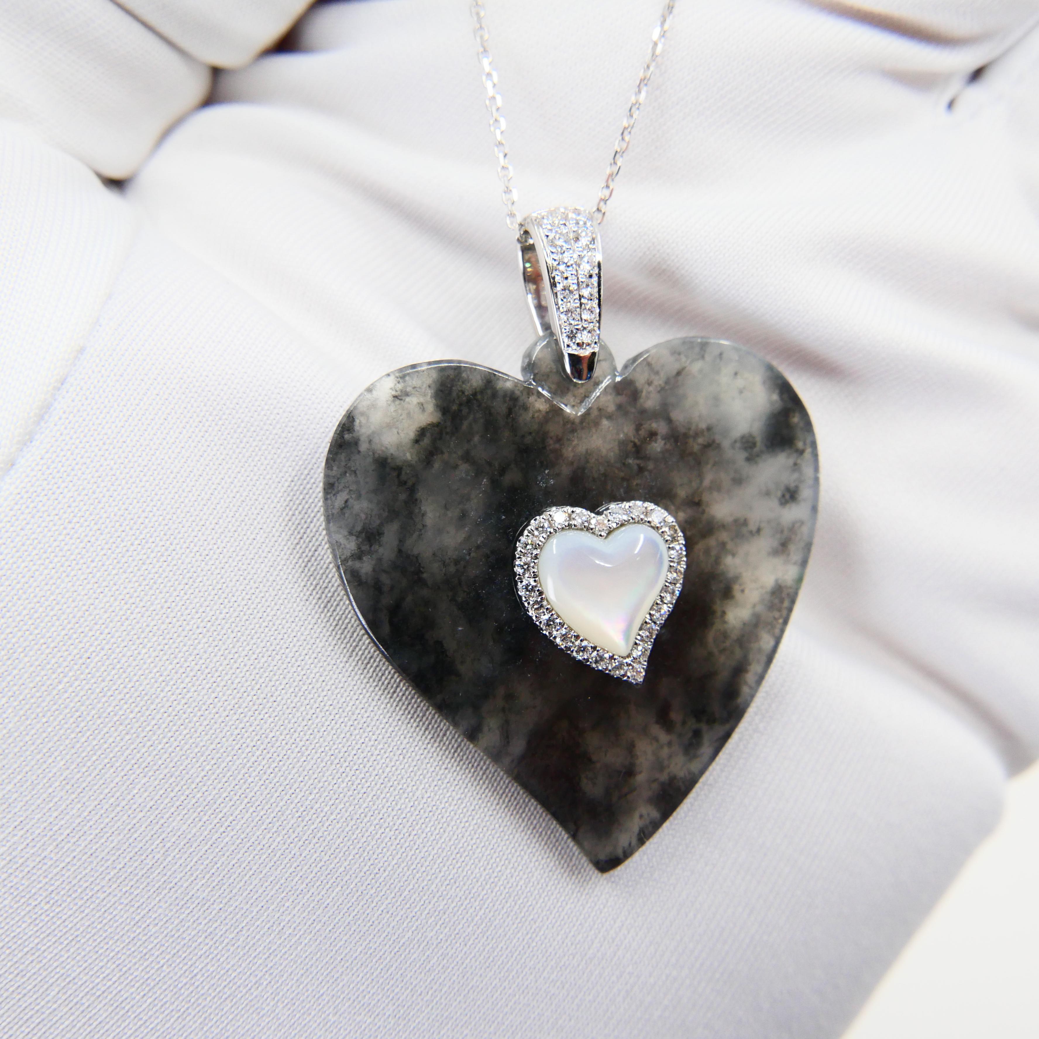 Halskette mit zertifiziertem Herzanhänger aus schwarzer Jade, Diamant und Perlmutt (Rohschliff) im Angebot