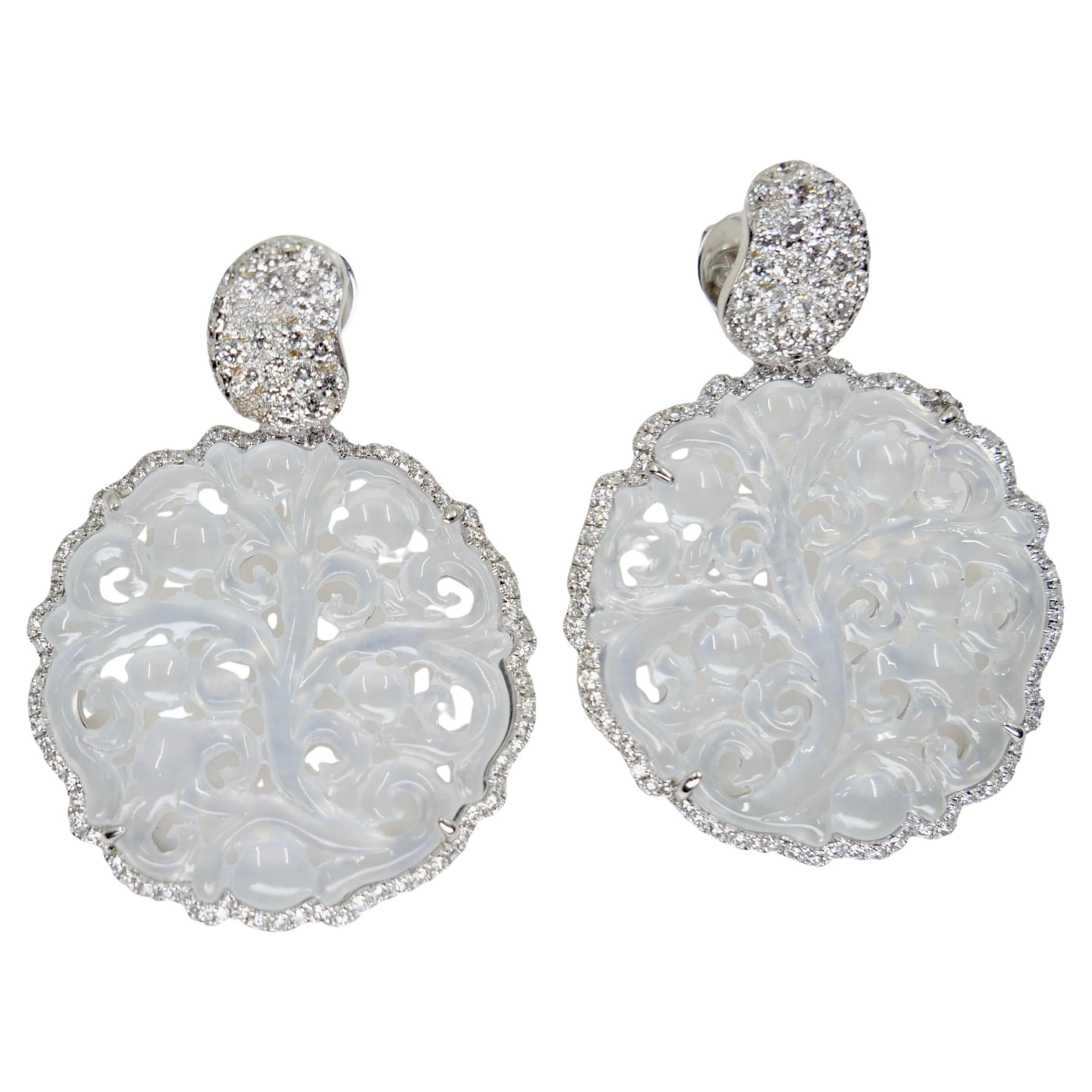 Zertifizierte Icy-Ohrringe aus Jade und Diamanten, farblos, perfektioniert, komplizierte Schnitzerei im Angebot