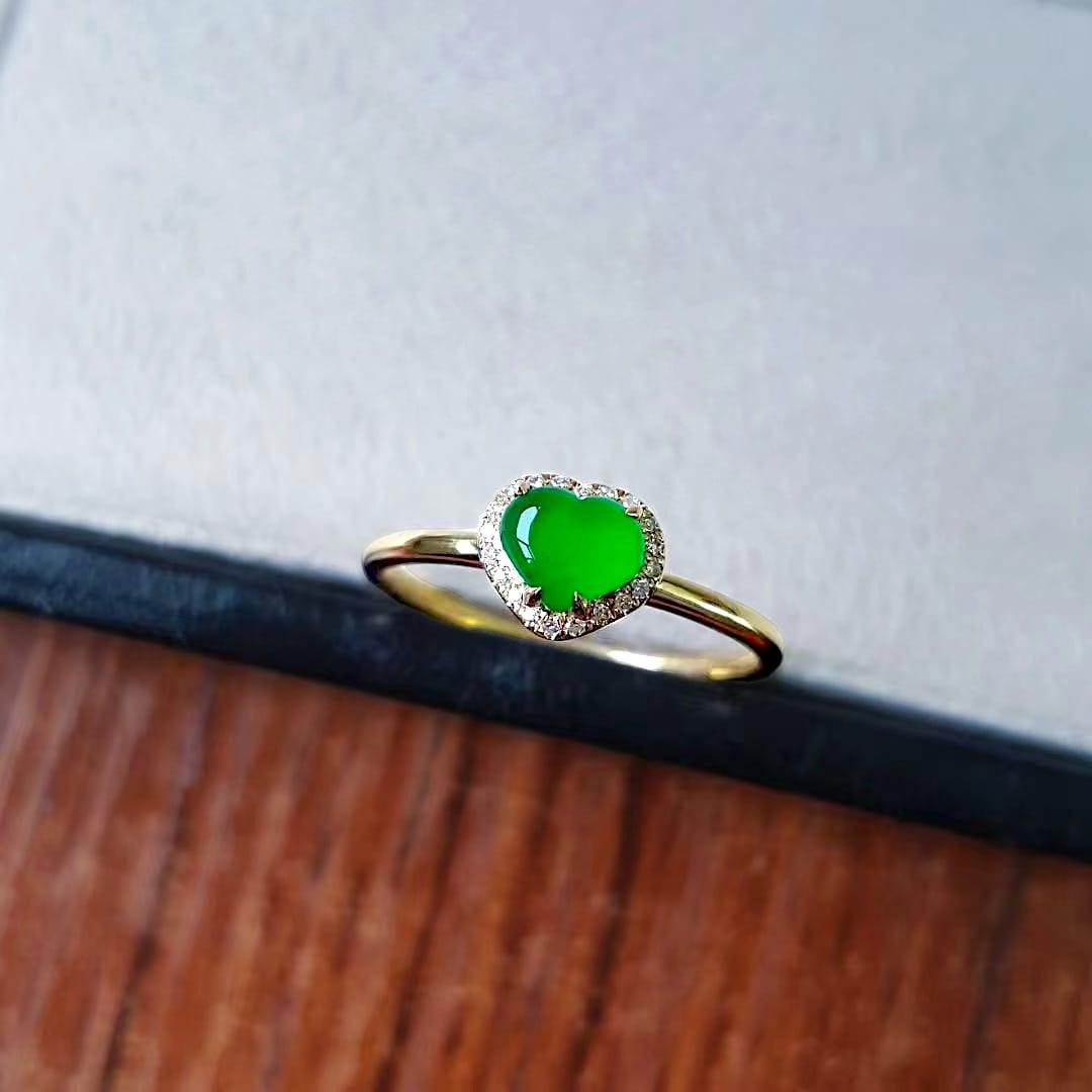 Bague cocktail birmane impériale certifiée A-Jade (diamants et or jaune 18 carats) Neuf - En vente à Kowloon, HK