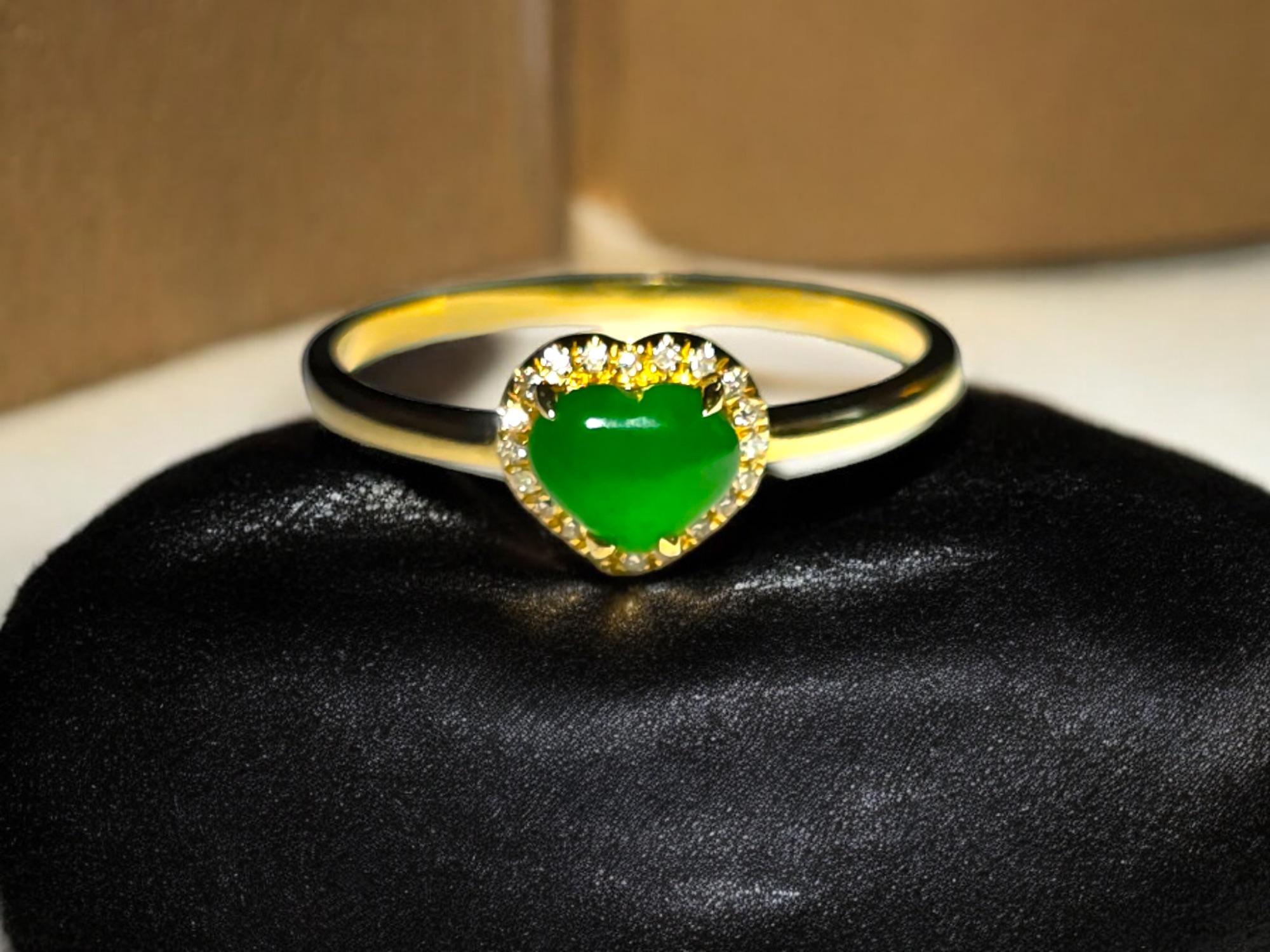 Bague cocktail birmane impériale certifiée A-Jade (diamants et or jaune 18 carats) en vente 1