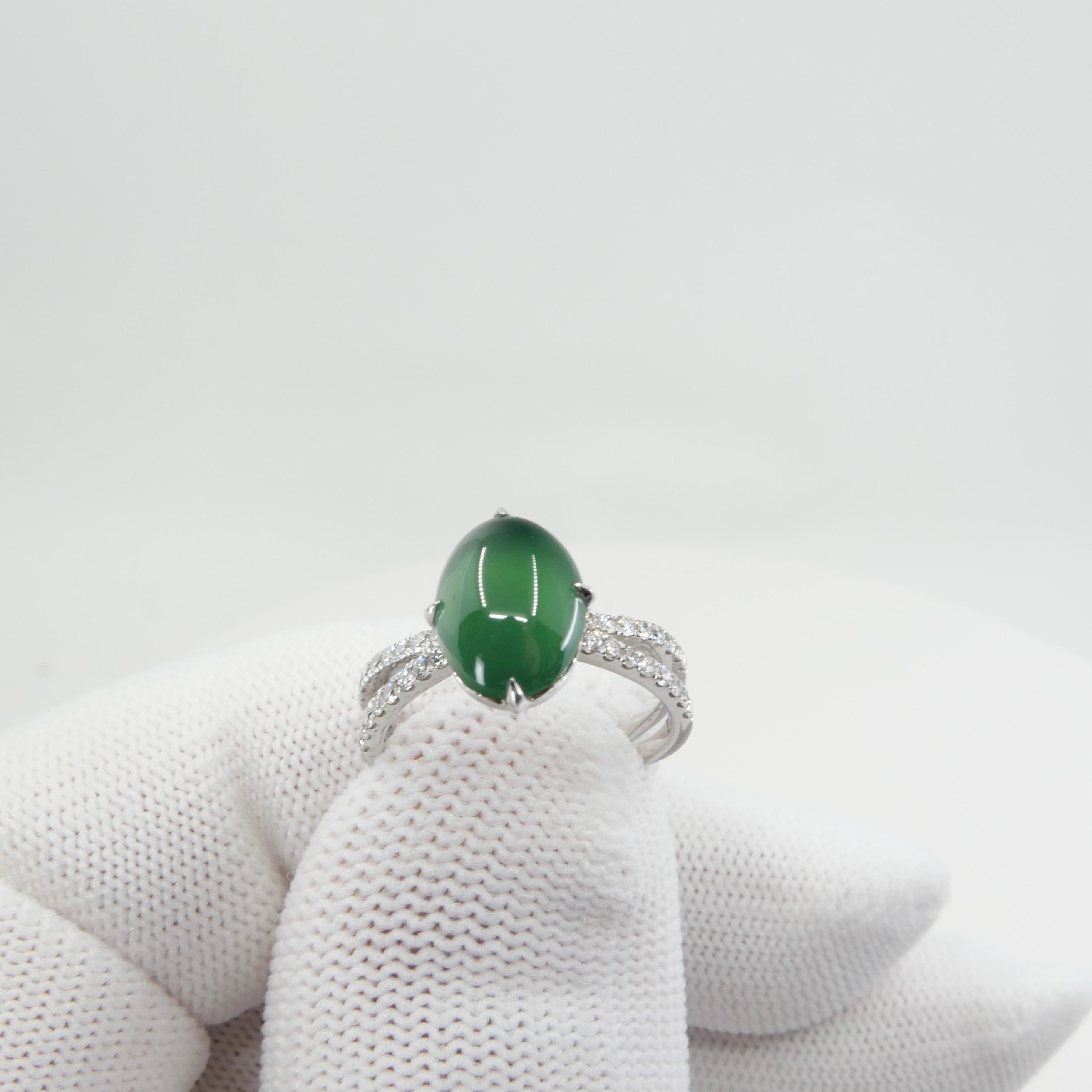 Certified Imperial Green Jade & Diamond Cocktail Ring. Best Of The Best. In New Condition For Sale In Hong Kong, HK