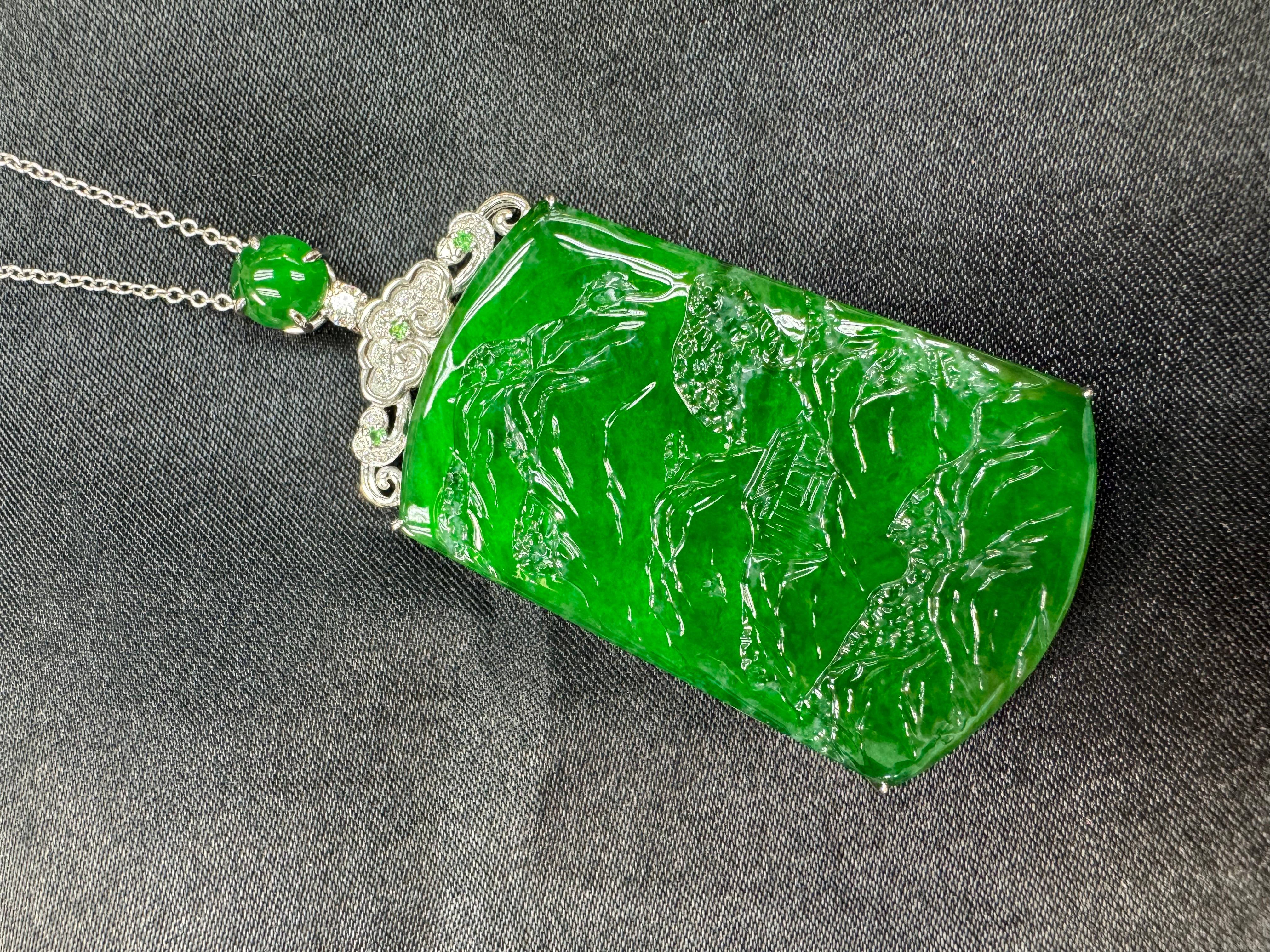 Ciondolo di giada verde imperiale e diamanti certificato. Taglia XXL Incisione complessa in vendita 12