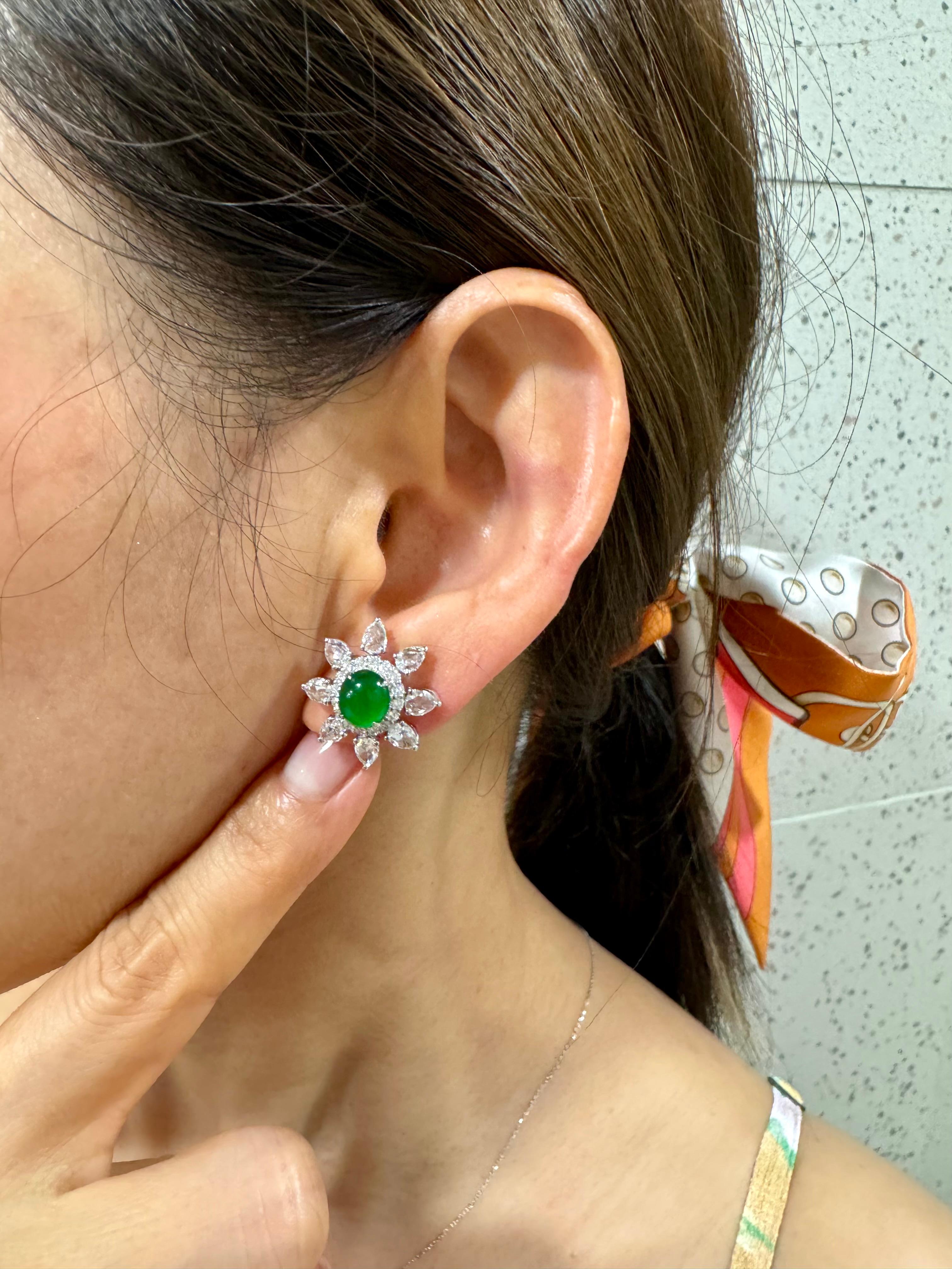 Boucles d'oreilles certifiées impériales en jade vert et diamants taille rose Best Glowing Green en vente 3