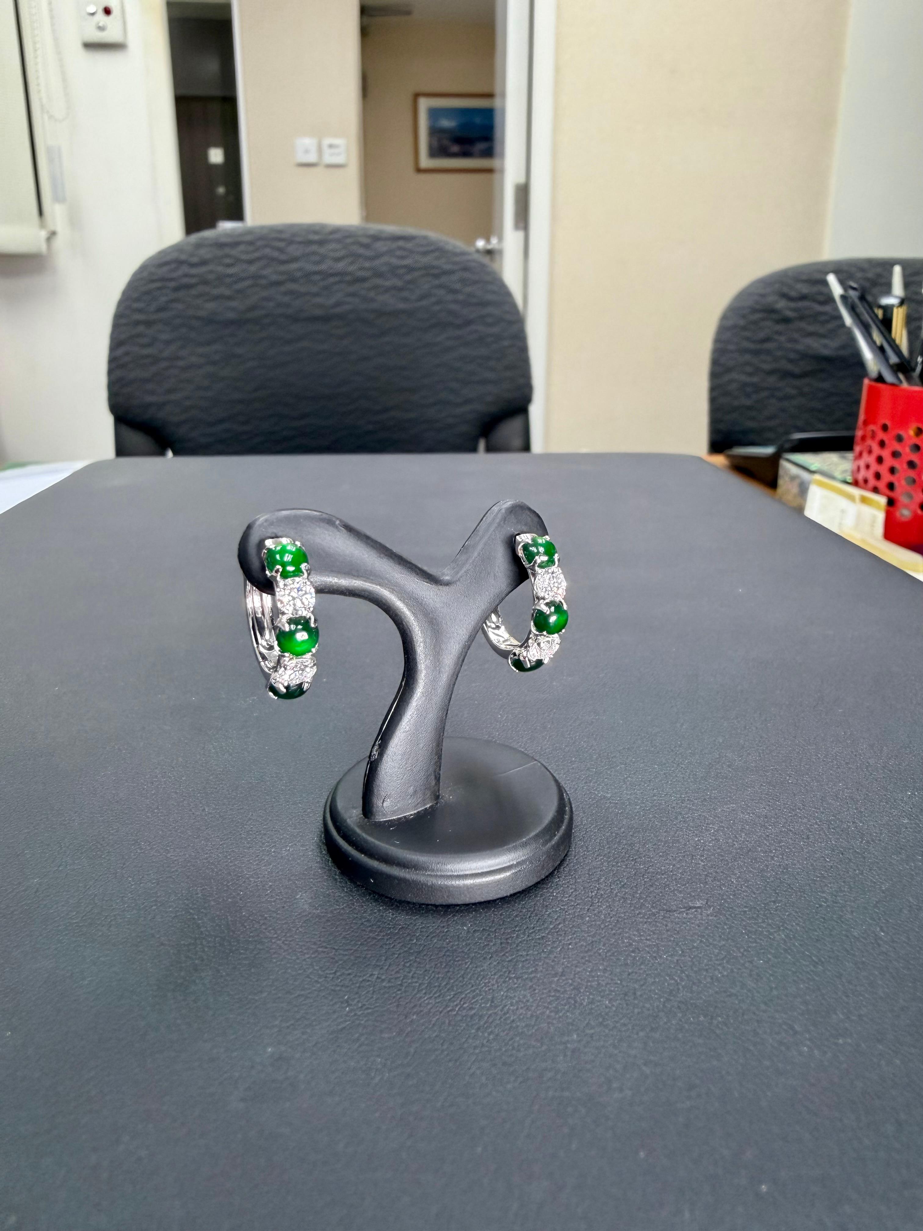 Boucles d'oreilles à charnière certifiées en jade impérial et diamants Vert impérial. Éclat suprême ! en vente 14