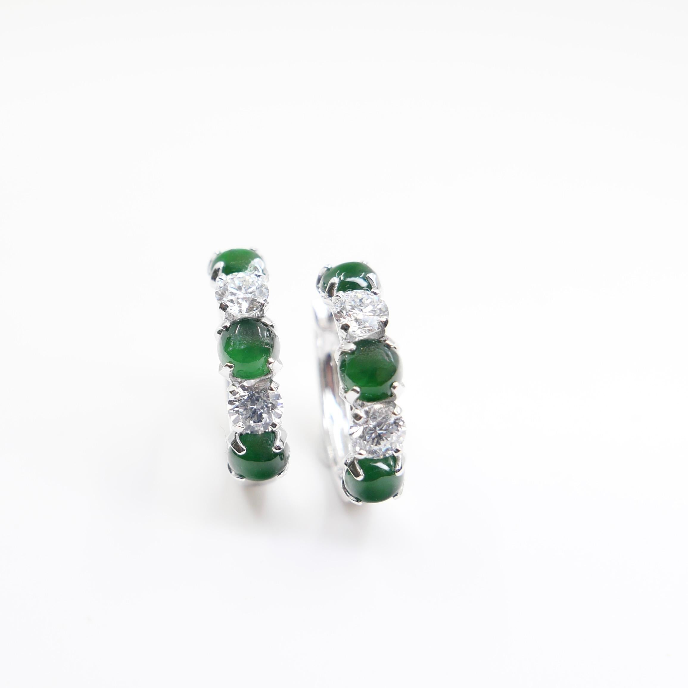 Boucles d'oreilles à charnière certifiées en jade impérial et diamants Vert impérial. Éclat suprême ! Neuf - En vente à Hong Kong, HK