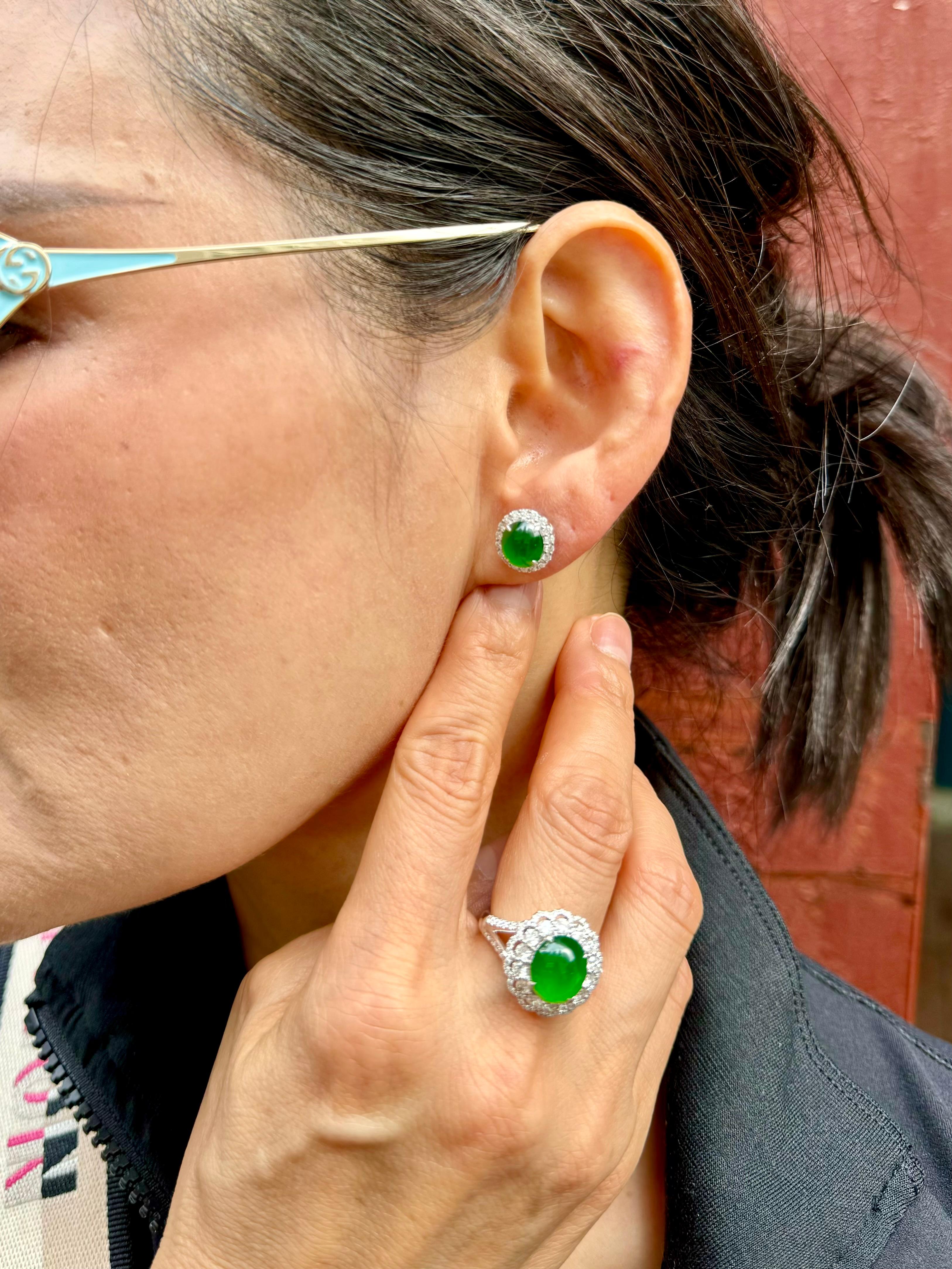 Certified Imperial Jade Diamond Stud Earrings & Ring Set. Best Glowing Green  For Sale 11