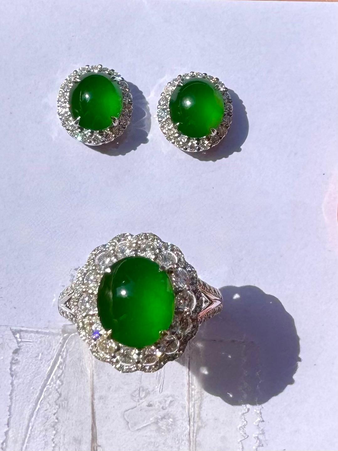 Certified Imperial Jade Diamond Stud Earrings & Ring Set. Best Glowing Green  In New Condition For Sale In Hong Kong, HK